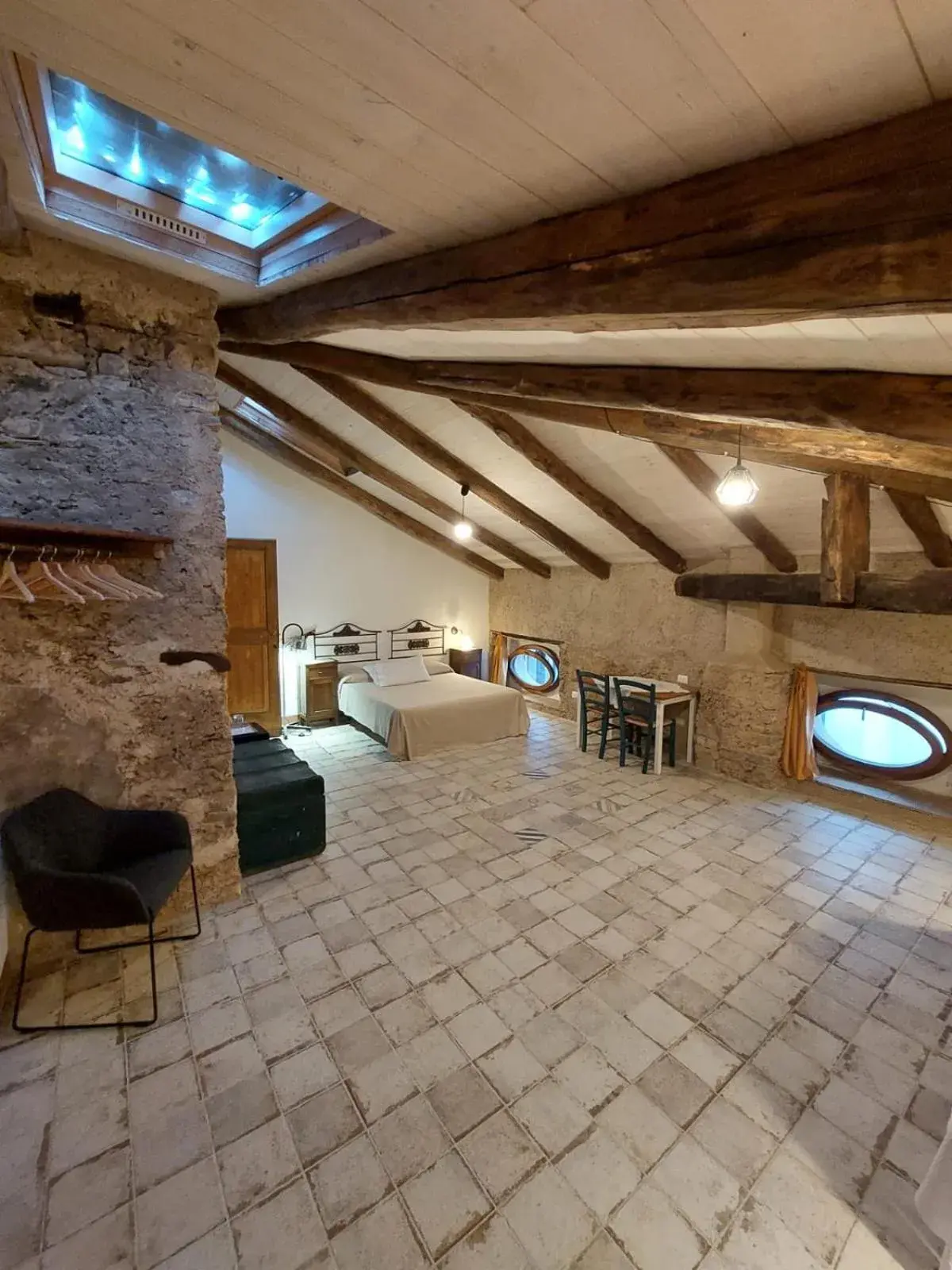 Triple Room - single occupancy in La Casa sul Blu Albergo Diffuso Triple Room - single occupancy in La Casa sul Blu Albergo Diffuso