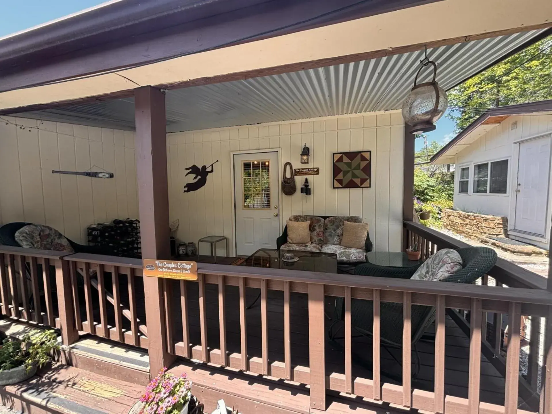 One-Bedroom Cottage in The Iris Garden Downtown Cottages and Suites One-Bedroom Cottage in The Iris Garden Downtown Cottages and Suites