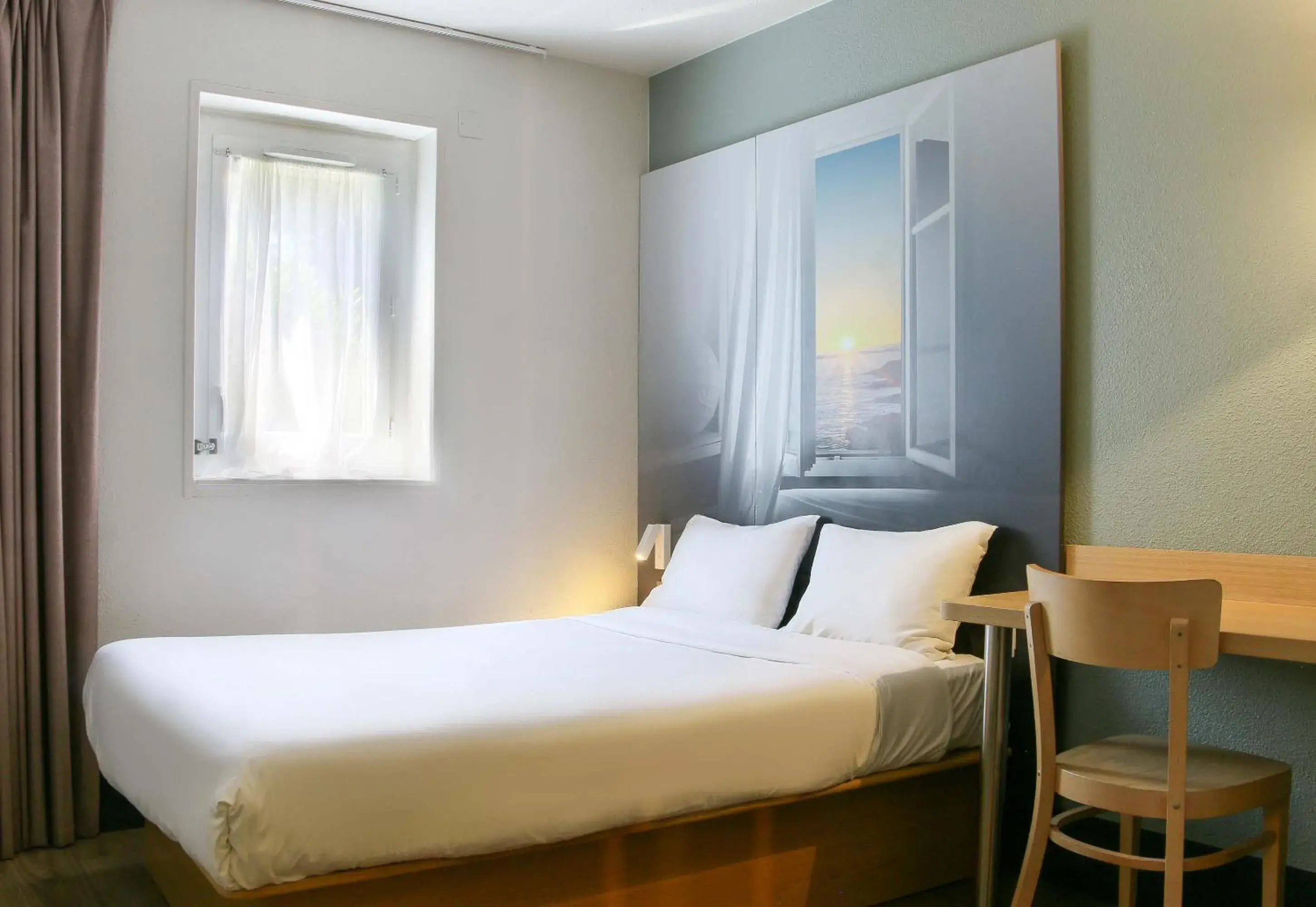 Double Room - Disability Access in B&B HOTEL Fréjus Roquebrune-sur-Argens Double Room - Disability Access in B&B HOTEL Fréjus Roquebrune-sur-Argens