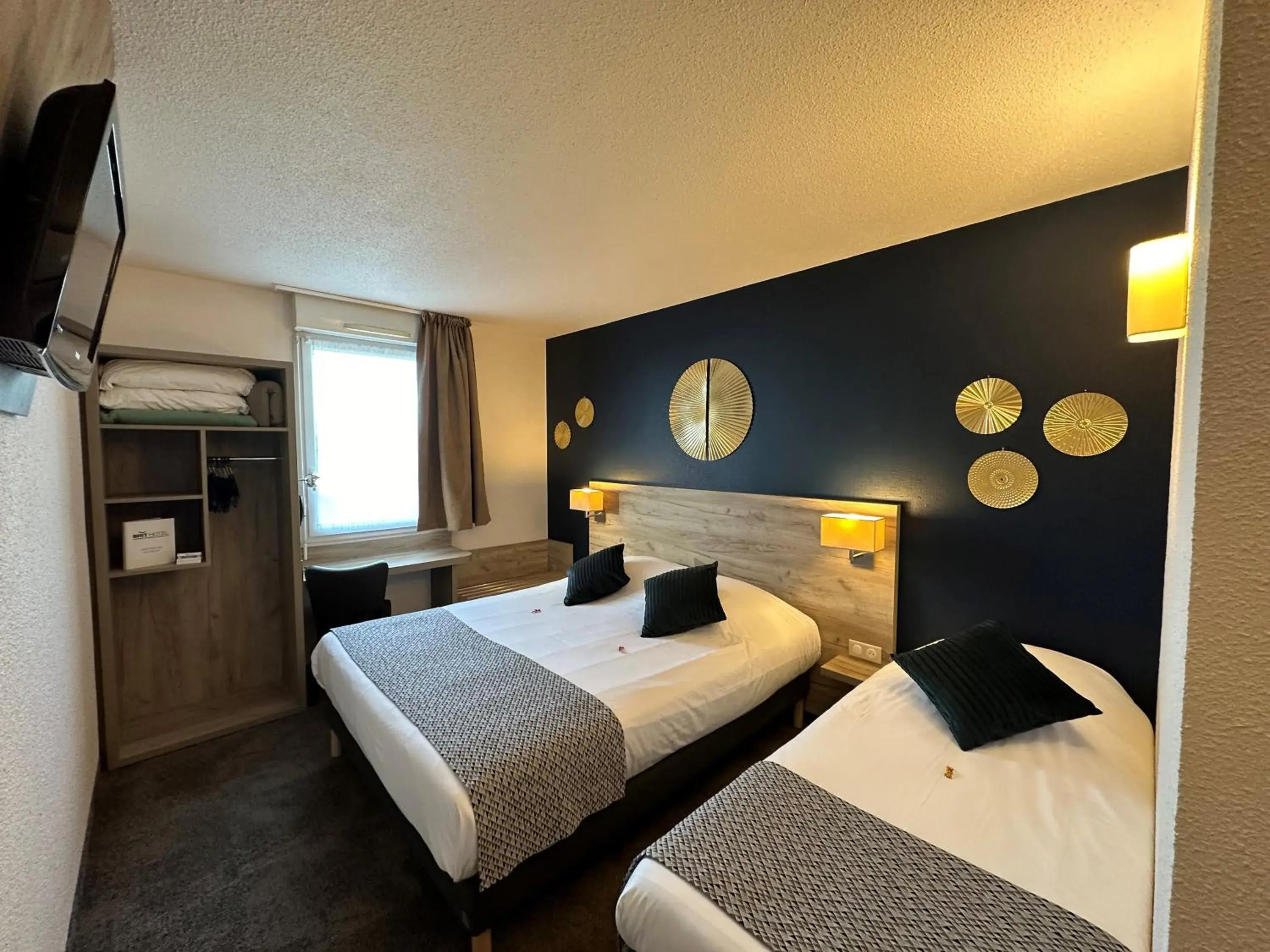 Triple Room in Brit Hotel Saumur Triple Room in Brit Hotel Saumur