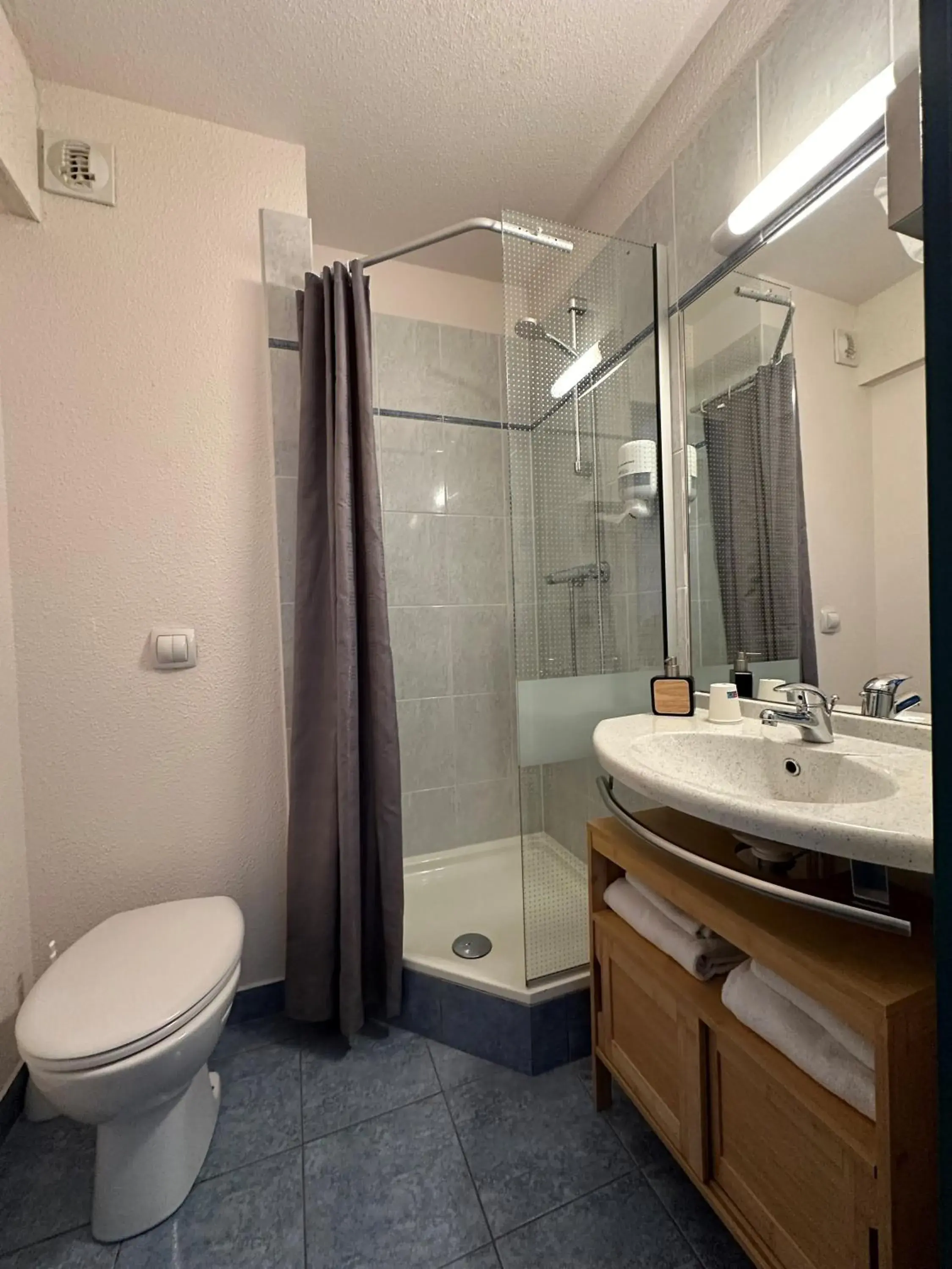 Double Room in Brit Hotel Saumur Double Room in Brit Hotel Saumur