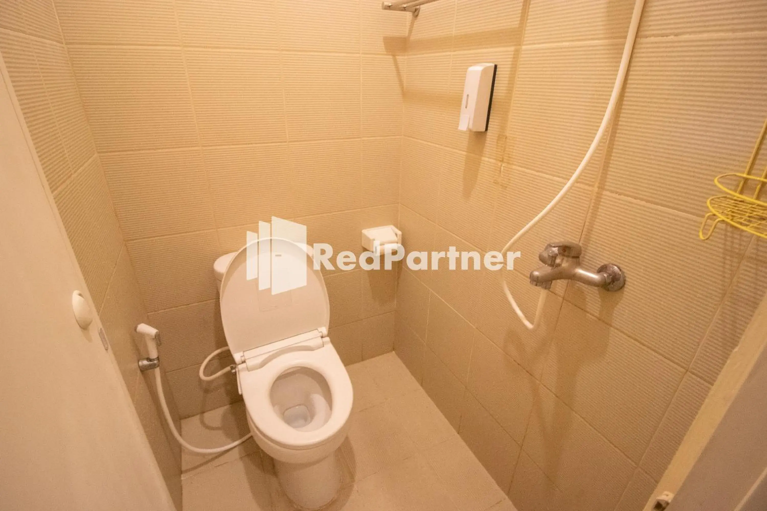 Twin Room in Griya Damai Syariah Yogyakarta Mitra RedDoorz Twin Room in Griya Damai Syariah Yogyakarta Mitra RedDoorz