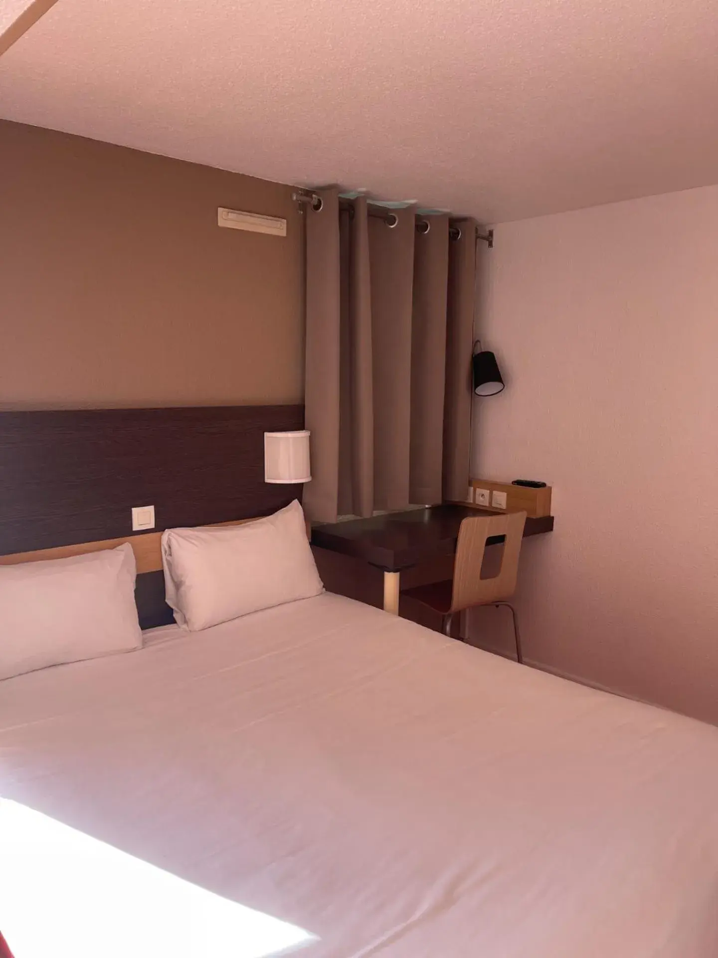 Double Room in Premiere Classe Amiens Est - Glisy Double Room in Premiere Classe Amiens Est - Glisy