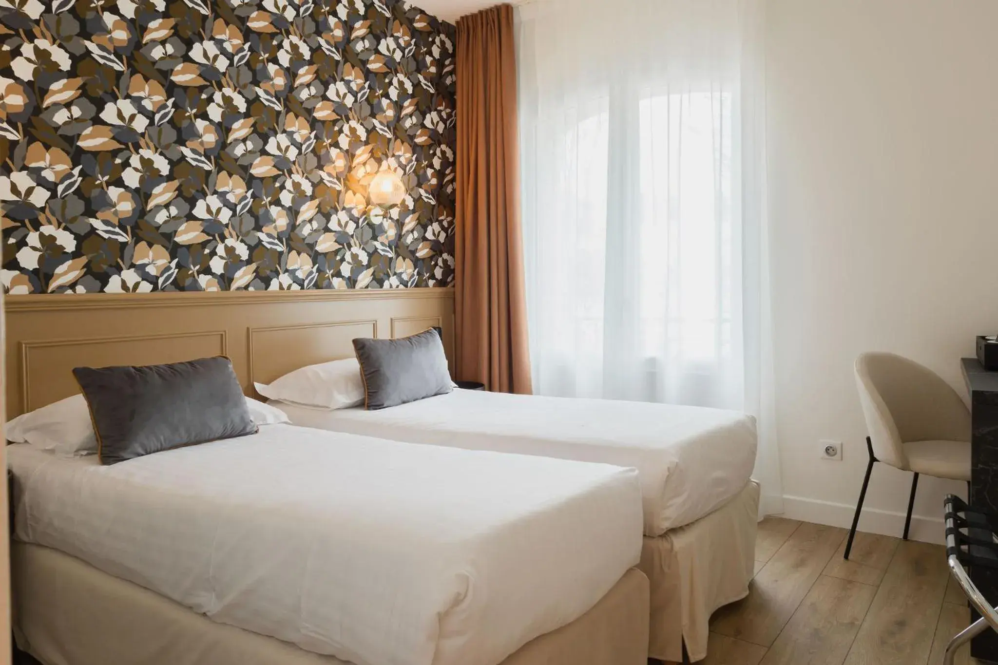 Standard Double Room in Best Western Hôtel De France Standard Double Room in Best Western Hôtel De France