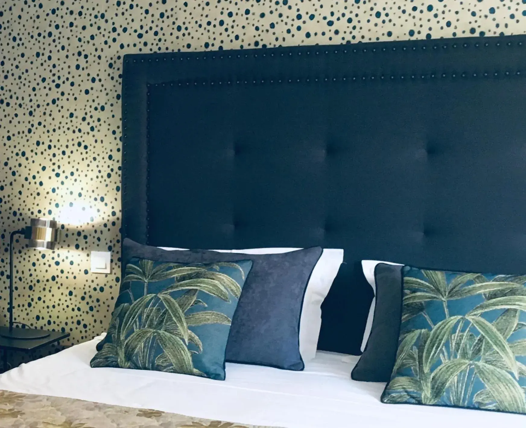 Junior Suite with Balcony in Hotel Diana Junior Suite with Balcony in Hotel Diana