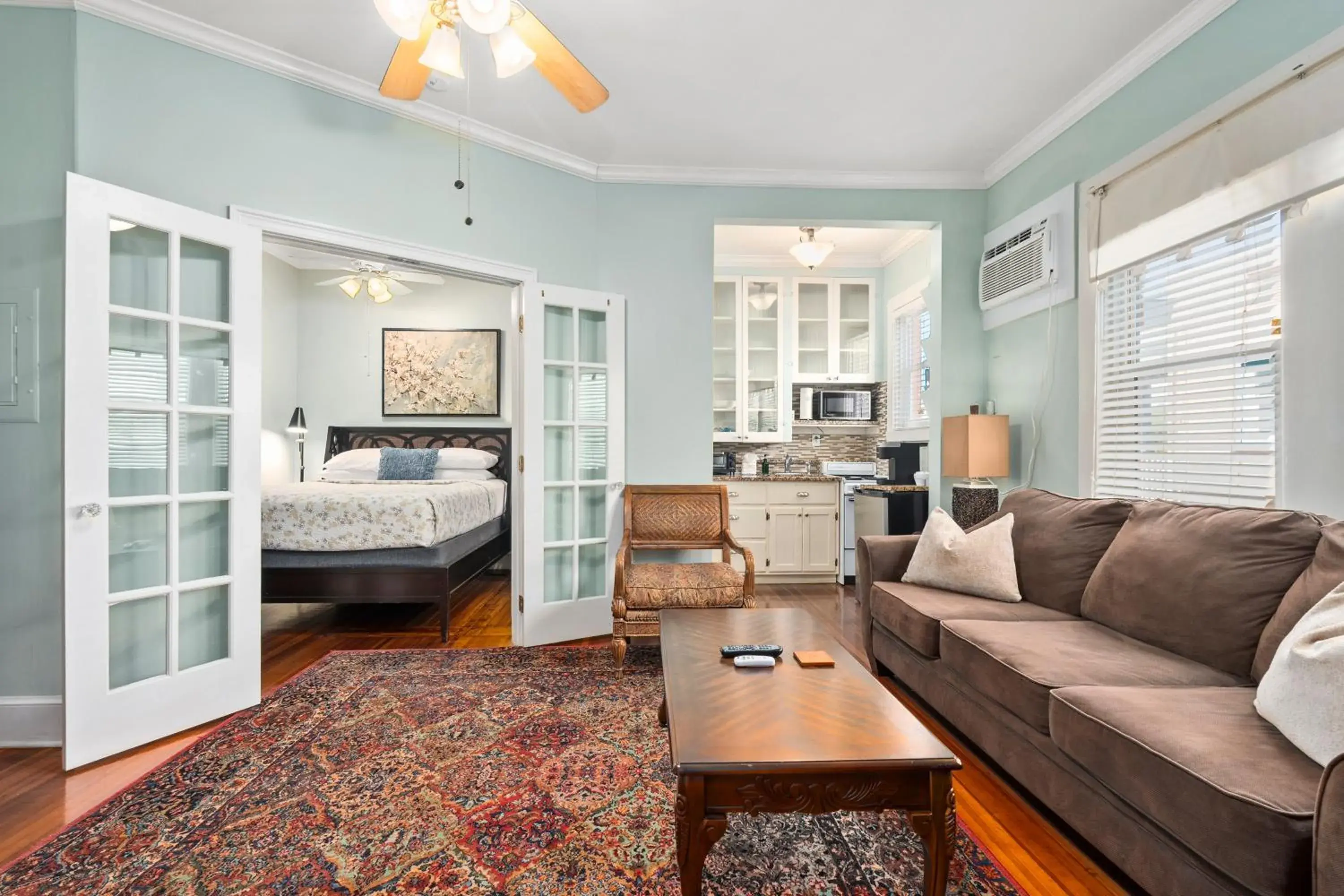 Queen Suite in Old Colorado Inn Queen Suite in Old Colorado Inn