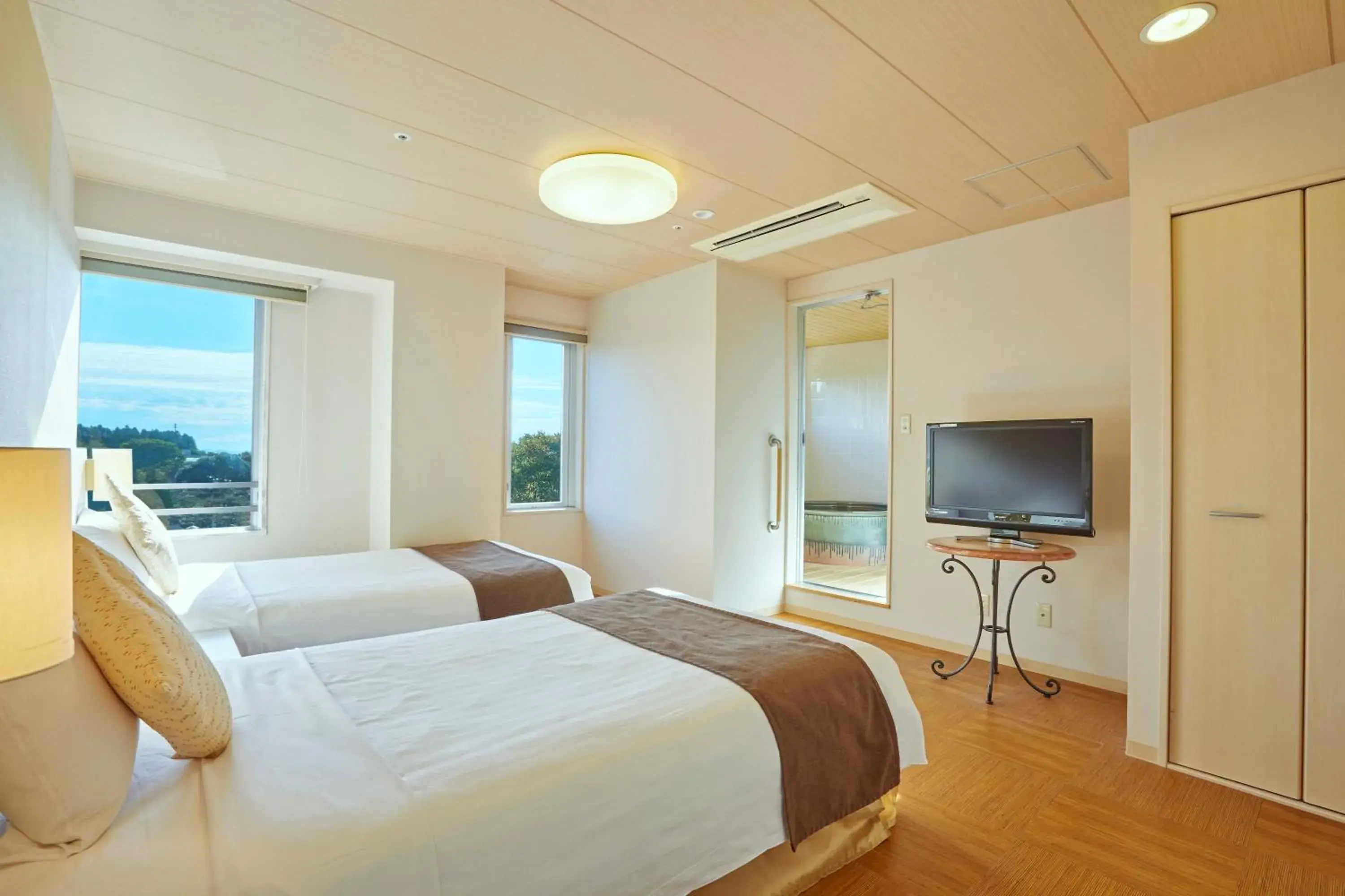 Special Japanese-Western style Room (With Open-air Bath) - single occupancy in KAMENOI HOTEL Kitsuregawa Special Japanese-Western style Room (With Open-air Bath) - single occupancy in KAMENOI HOTEL Kitsuregawa