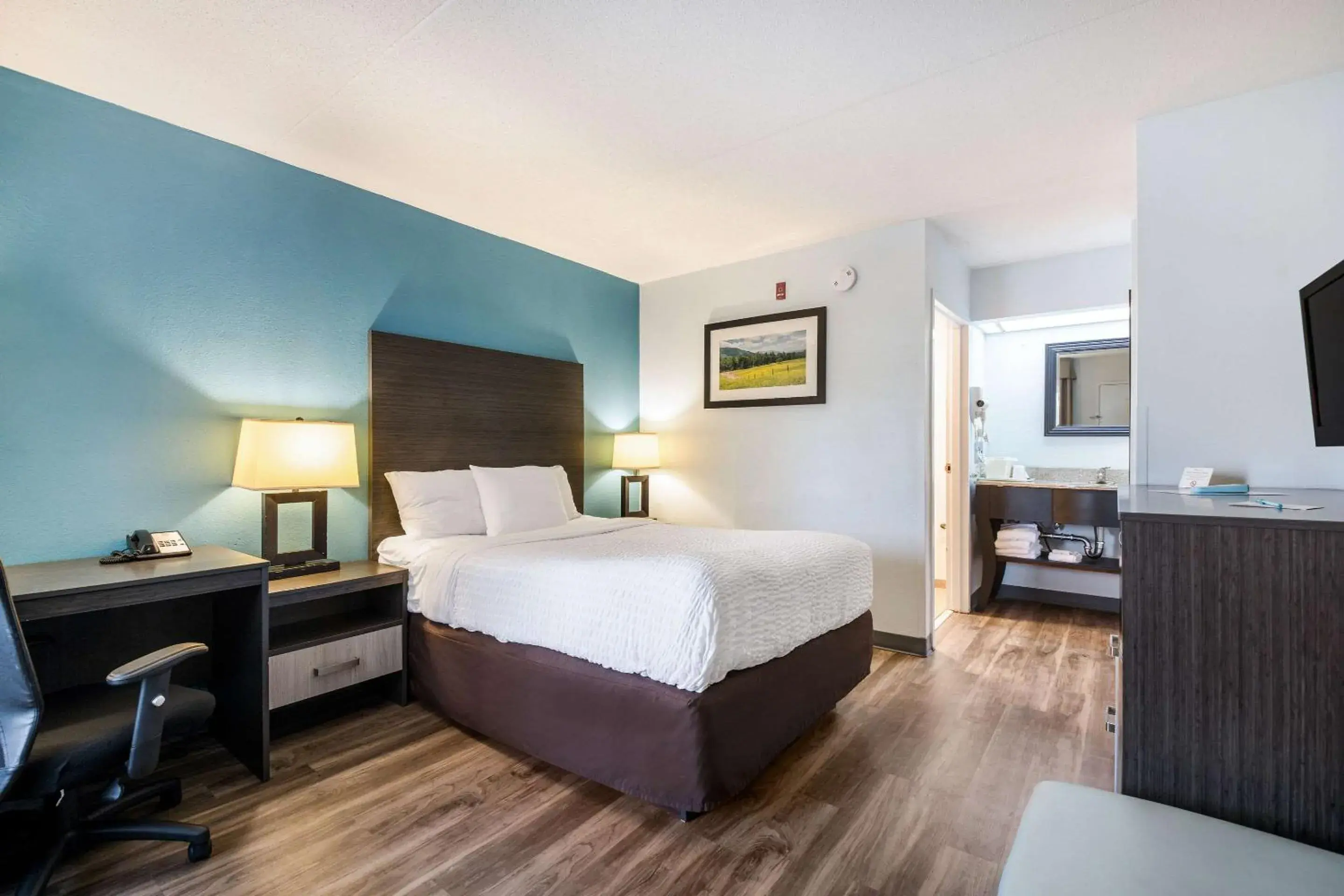 Single Room in Clarion Inn Cleveland near University Single Room in Clarion Inn Cleveland near University