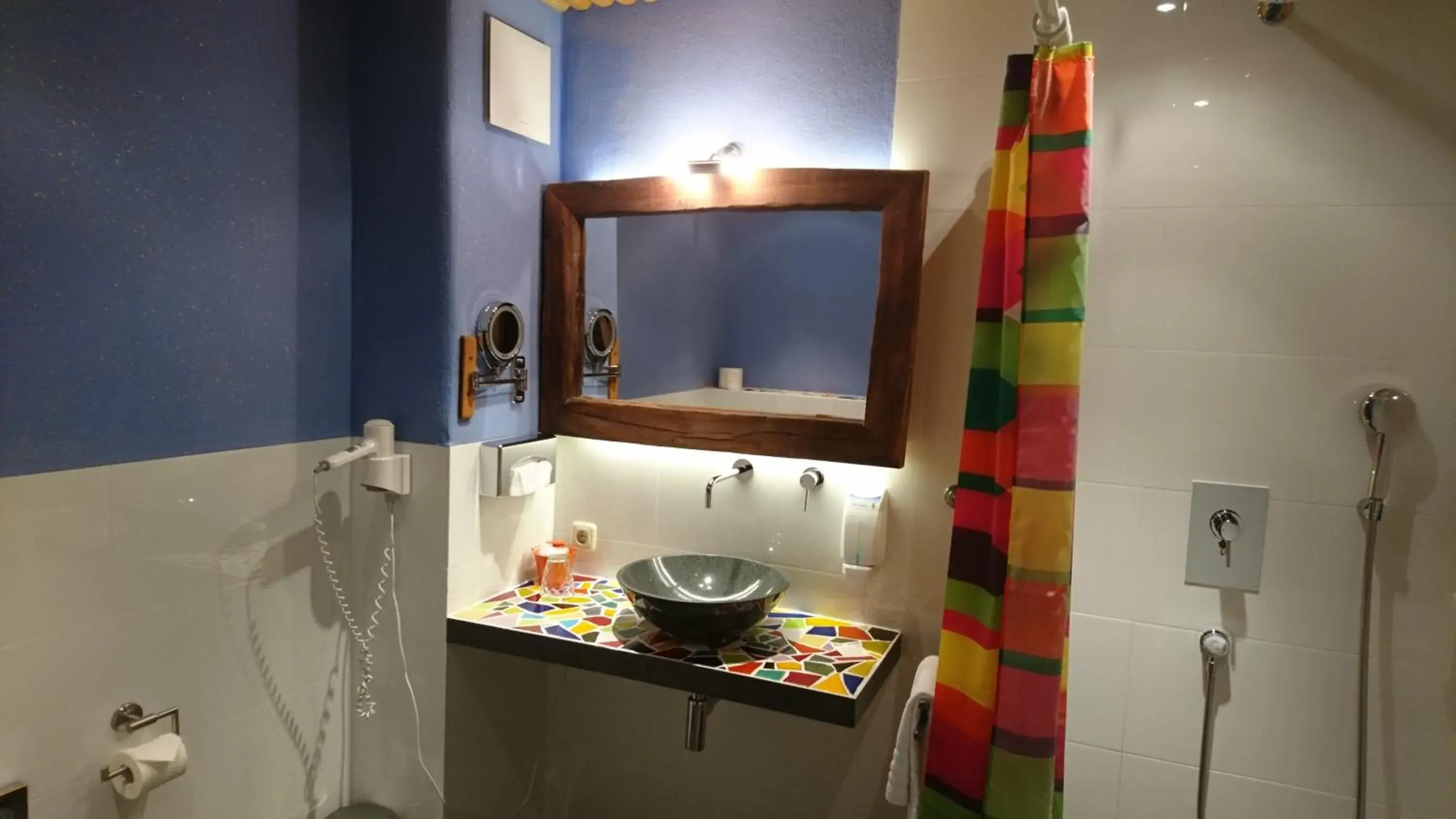 Comfort Double Room - single occupancy in Hotel & Auberge le Journal Comfort Double Room - single occupancy in Hotel & Auberge le Journal