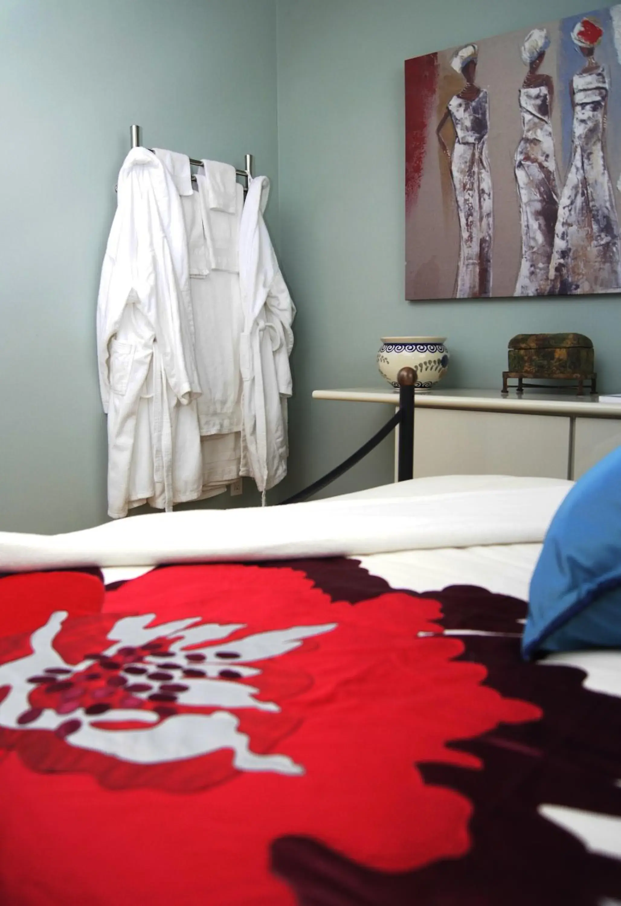 Double Room with Private Bathroom - single occupancy in Gîte Chez Baza Double Room with Private Bathroom - single occupancy in Gîte Chez Baza