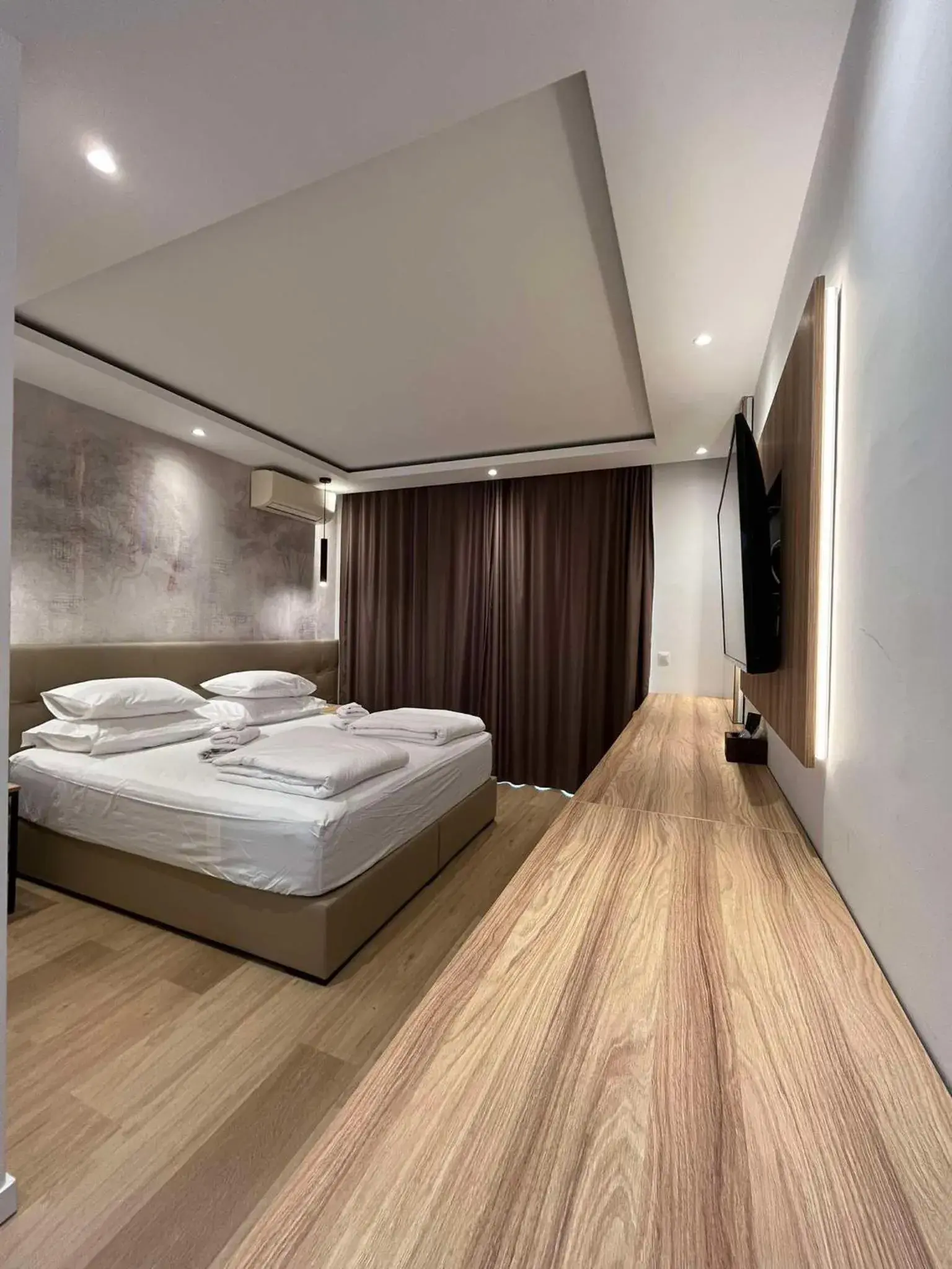 Double Room with Pool View in Dela Double Room with Pool View in Dela