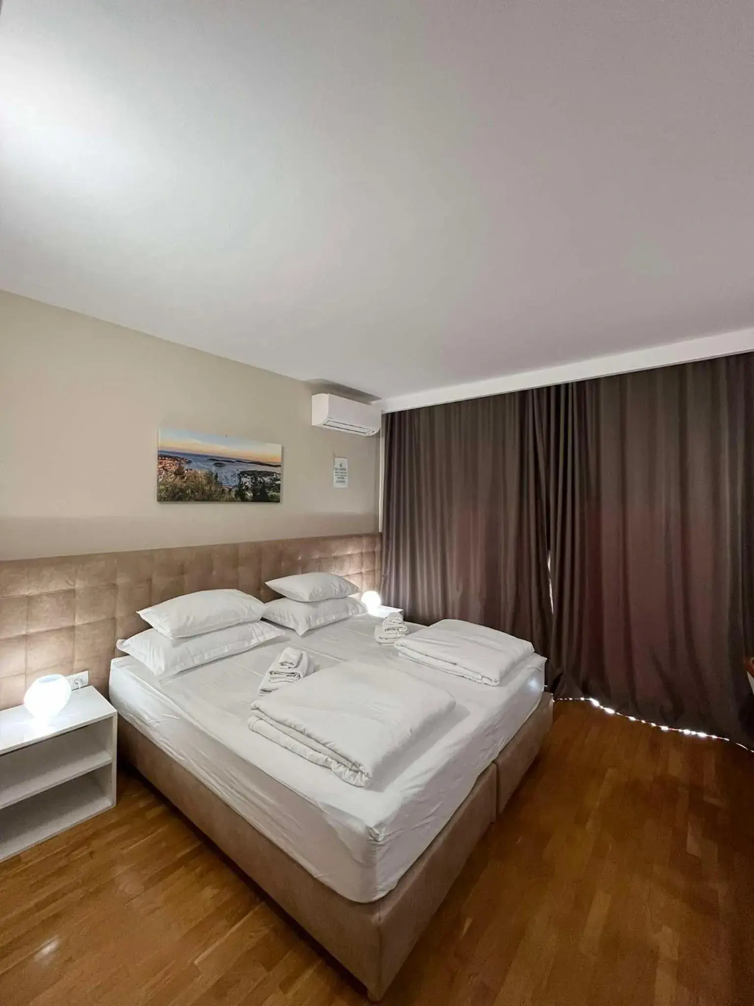 Double or Twin Room with Side Sea View in Dela Double or Twin Room with Side Sea View in Dela