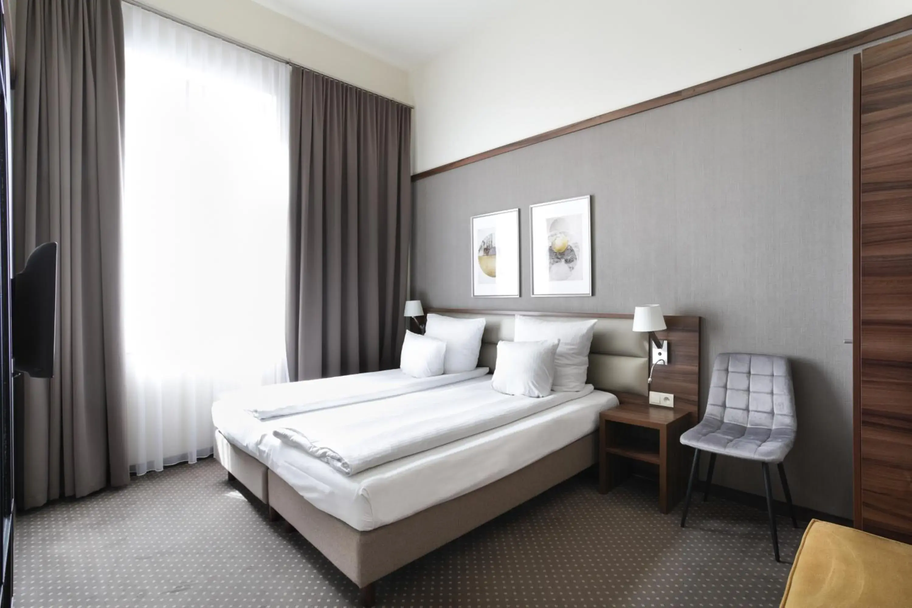 Family Room (2 Adults + 2 Children) in Golden Tulip Krakow City Center Family Room (2 Adults + 2 Children) in Golden Tulip Krakow City Center