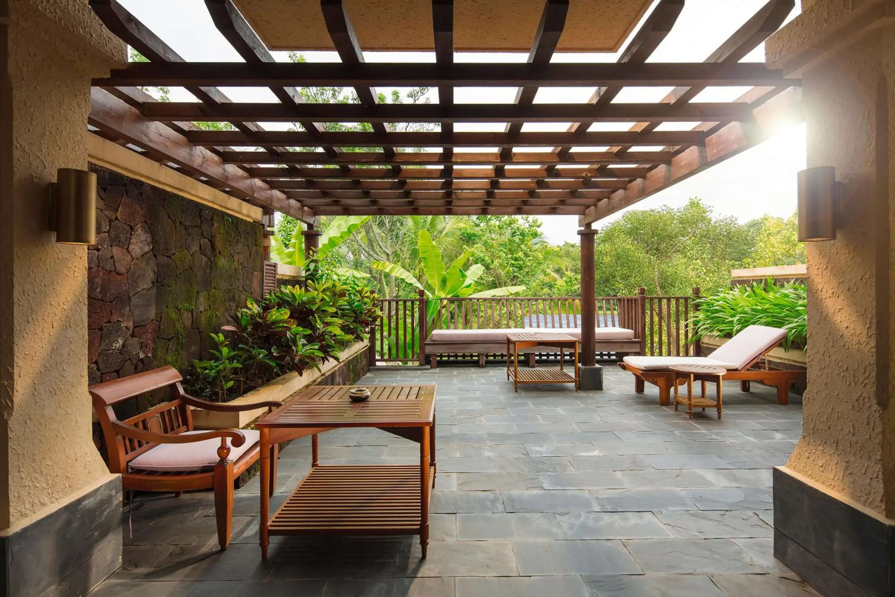 Deluxe River View Terrace Room (King Bed) in Anantara Xishuangbanna Resort Deluxe River View Terrace Room (King Bed) in Anantara Xishuangbanna Resort