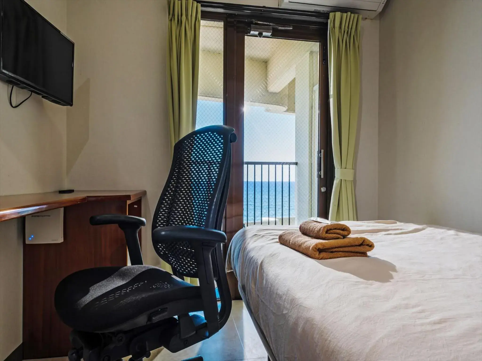 Sea view single(Non somokimg) in Hotel Sunset American Sea view single(Non somokimg) in Hotel Sunset American