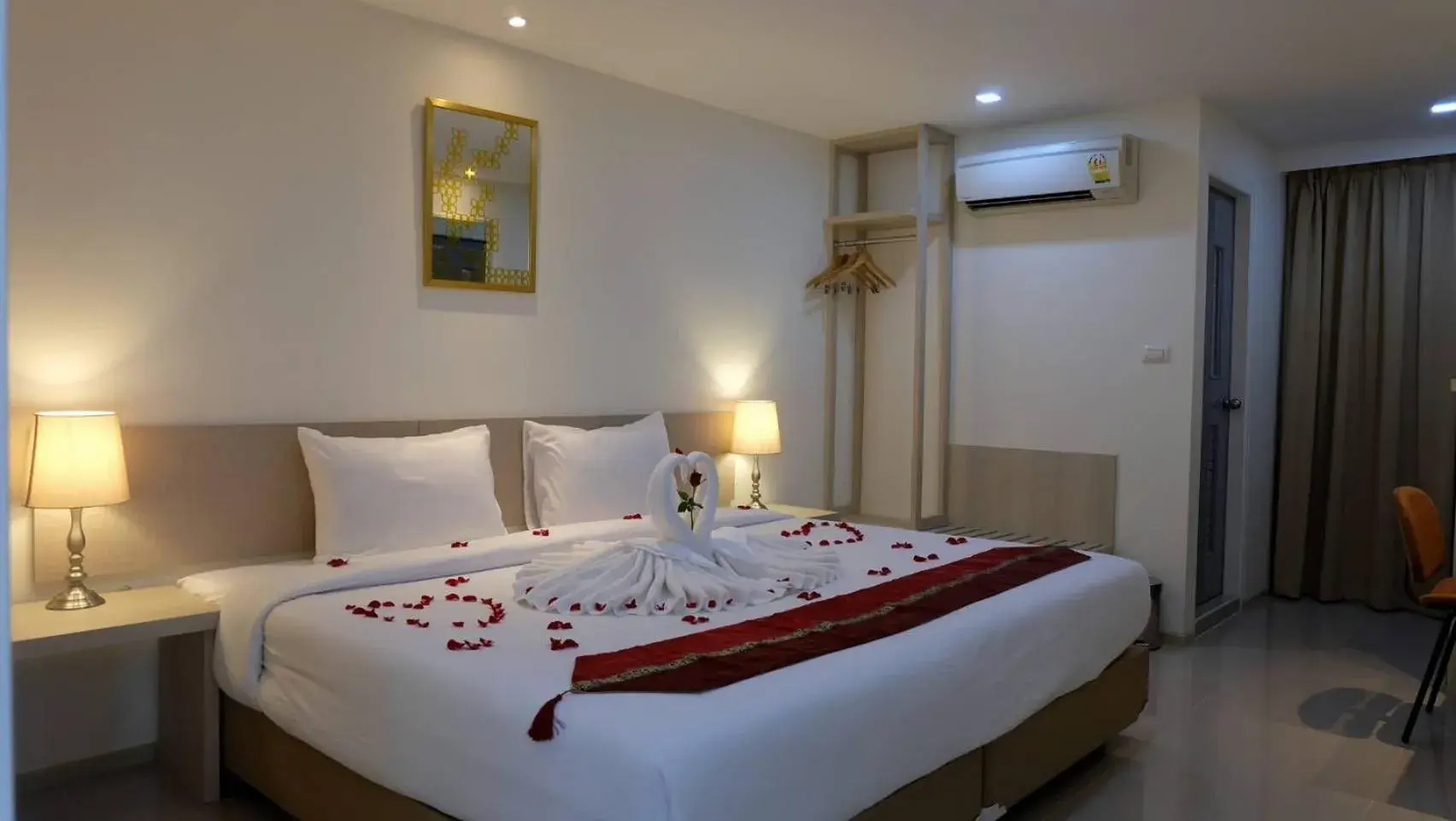 Standard Studio in Baron Residence Bangkok Standard Studio in Baron Residence Bangkok