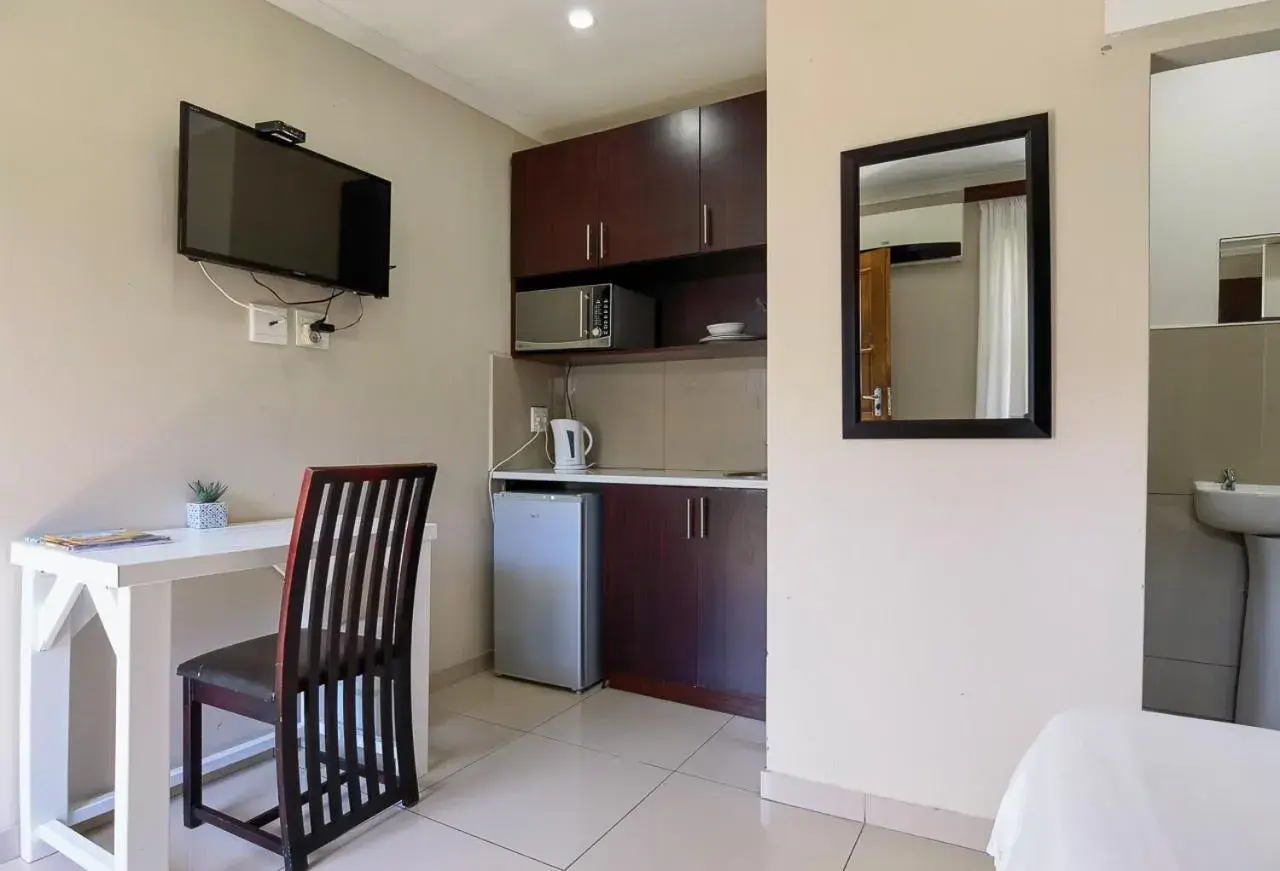 Suite with Private Bathroom in Ballito Backpackers Suite with Private Bathroom in Ballito Backpackers