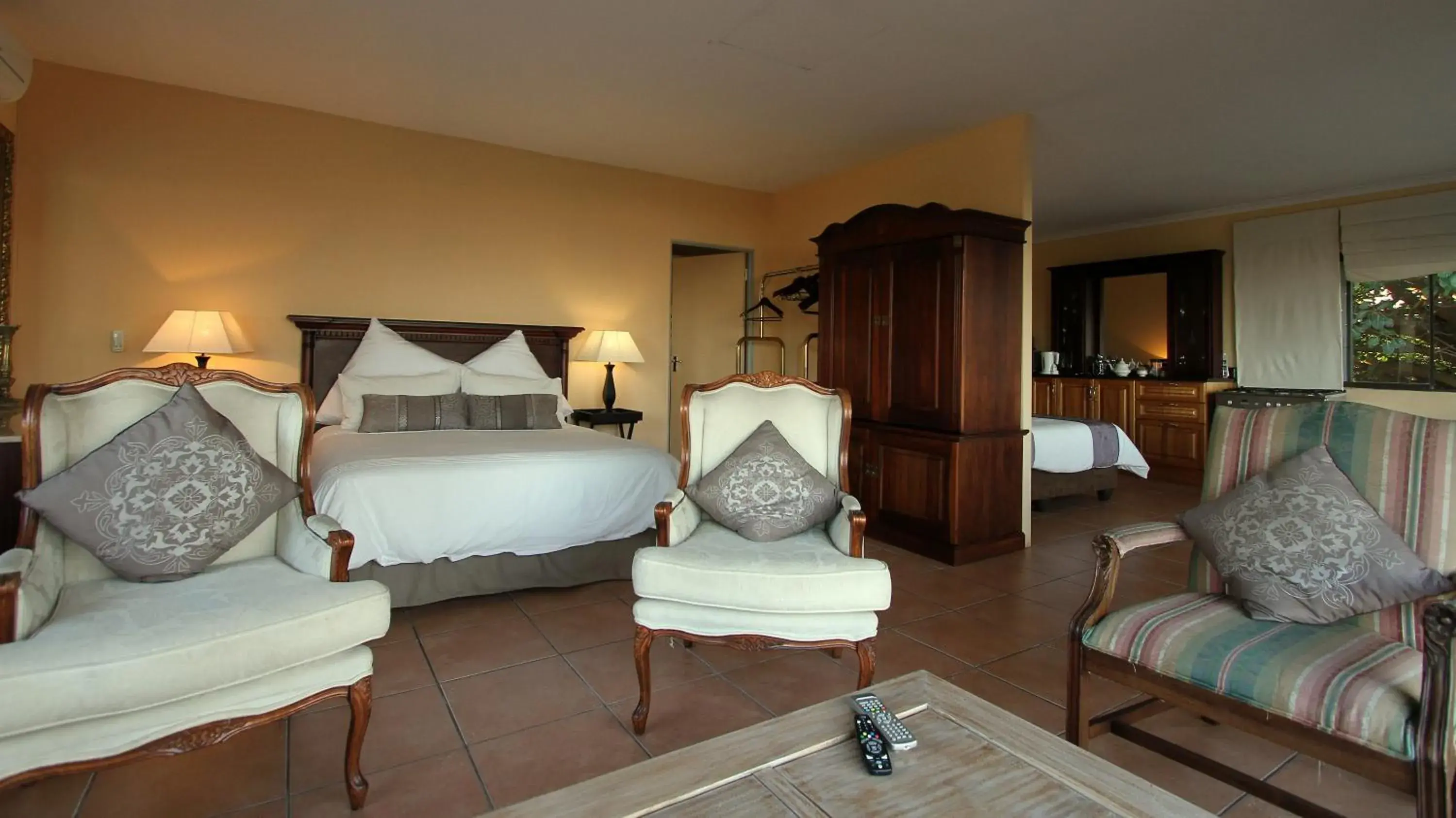 Suite - single occupancy in Kingston Place Guesthouse Suite - single occupancy in Kingston Place Guesthouse