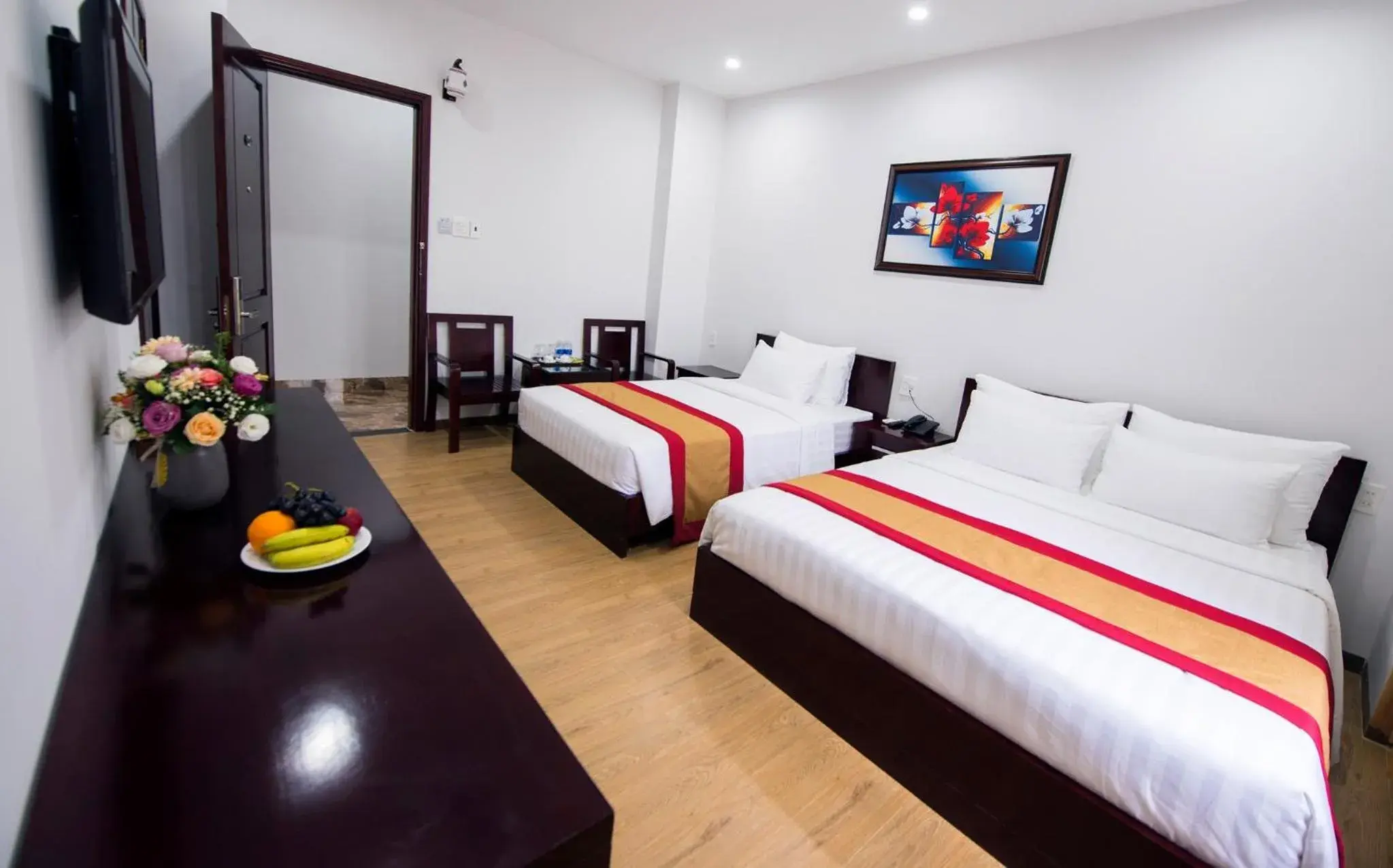 Triple Room with Shower in Dac Tin Luxury Hotel Triple Room with Shower in Dac Tin Luxury Hotel