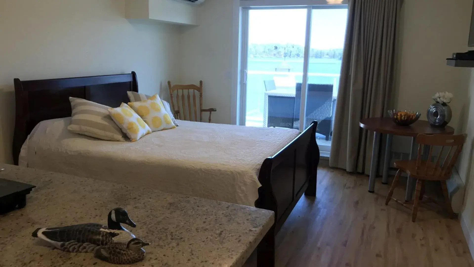 Junior Suite with Balcony in Muskoka Lakes Hotel and Resorts Junior Suite with Balcony in Muskoka Lakes Hotel and Resorts