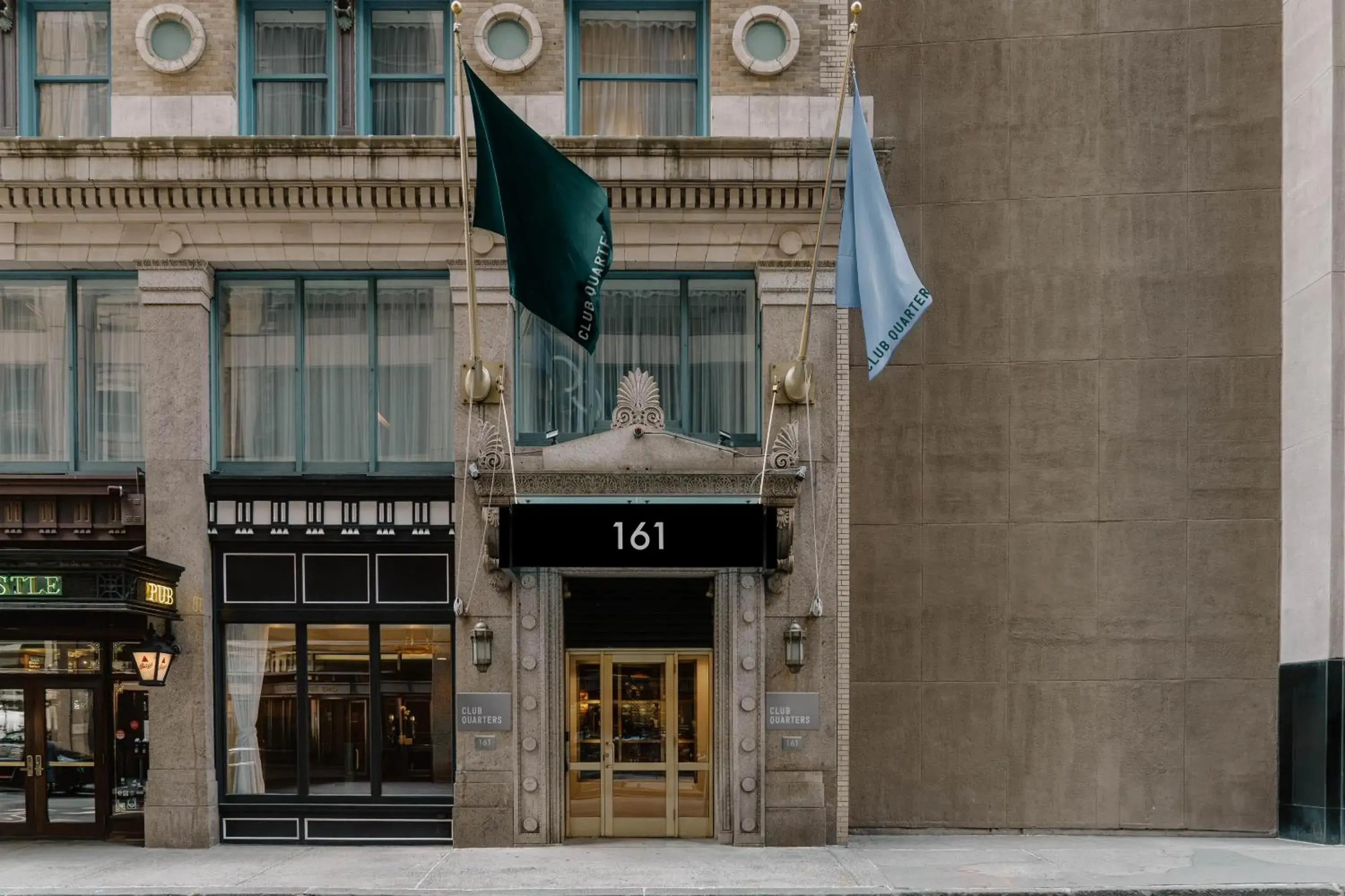 Small Queen Room in Club Quarters Hotel Faneuil Hall, Boston Small Queen Room in Club Quarters Hotel Faneuil Hall, Boston