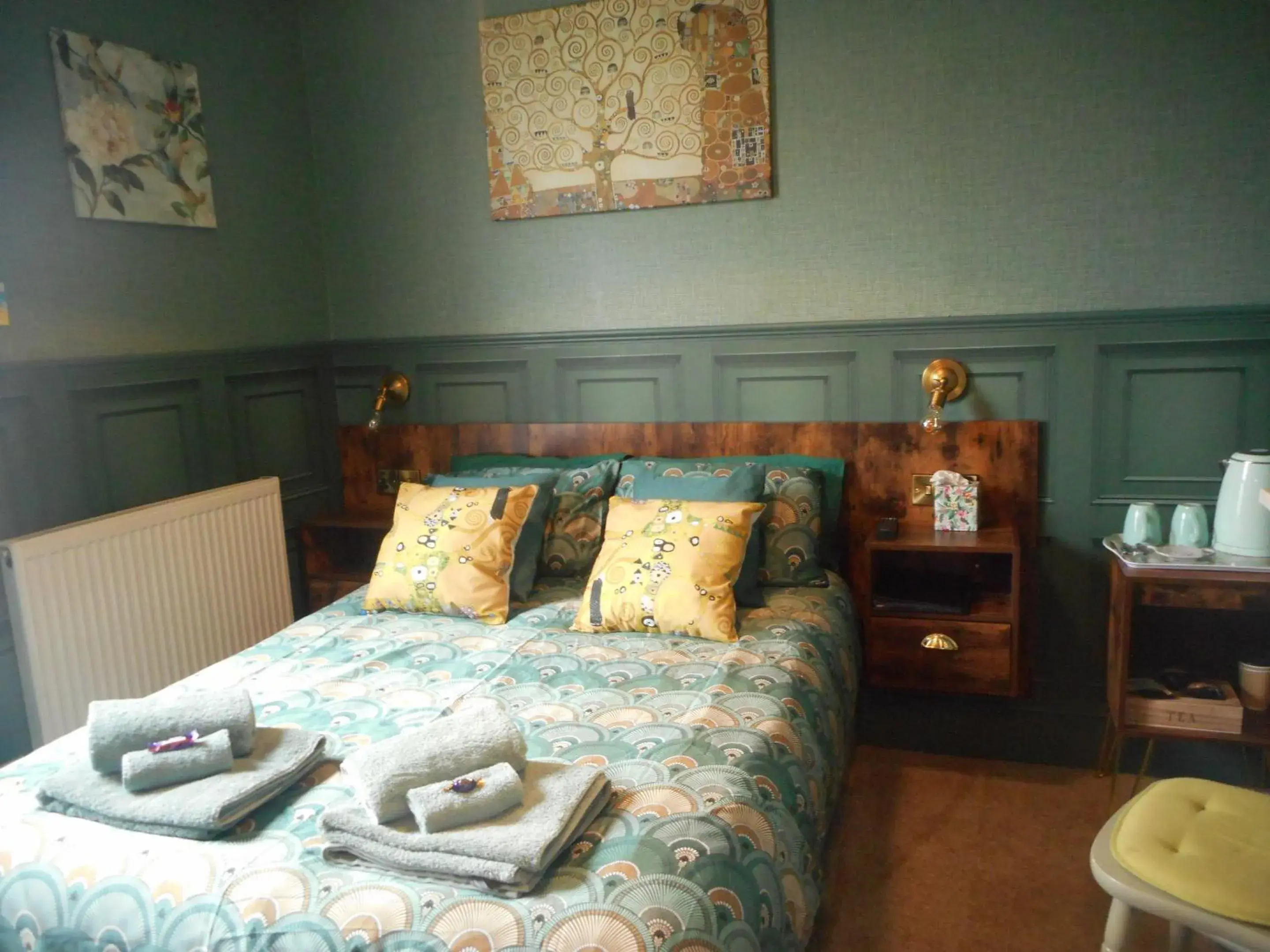 Economy Double Room in The George B & B Economy Double Room in The George B & B