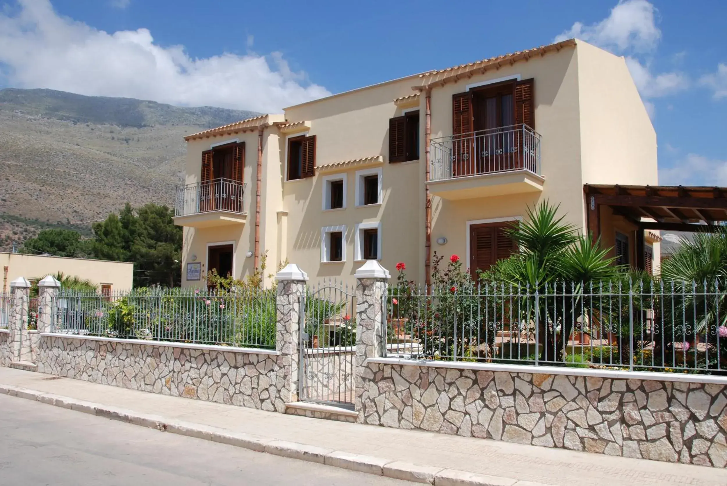 Aurora Castelluzzo Aurora Castelluzzo