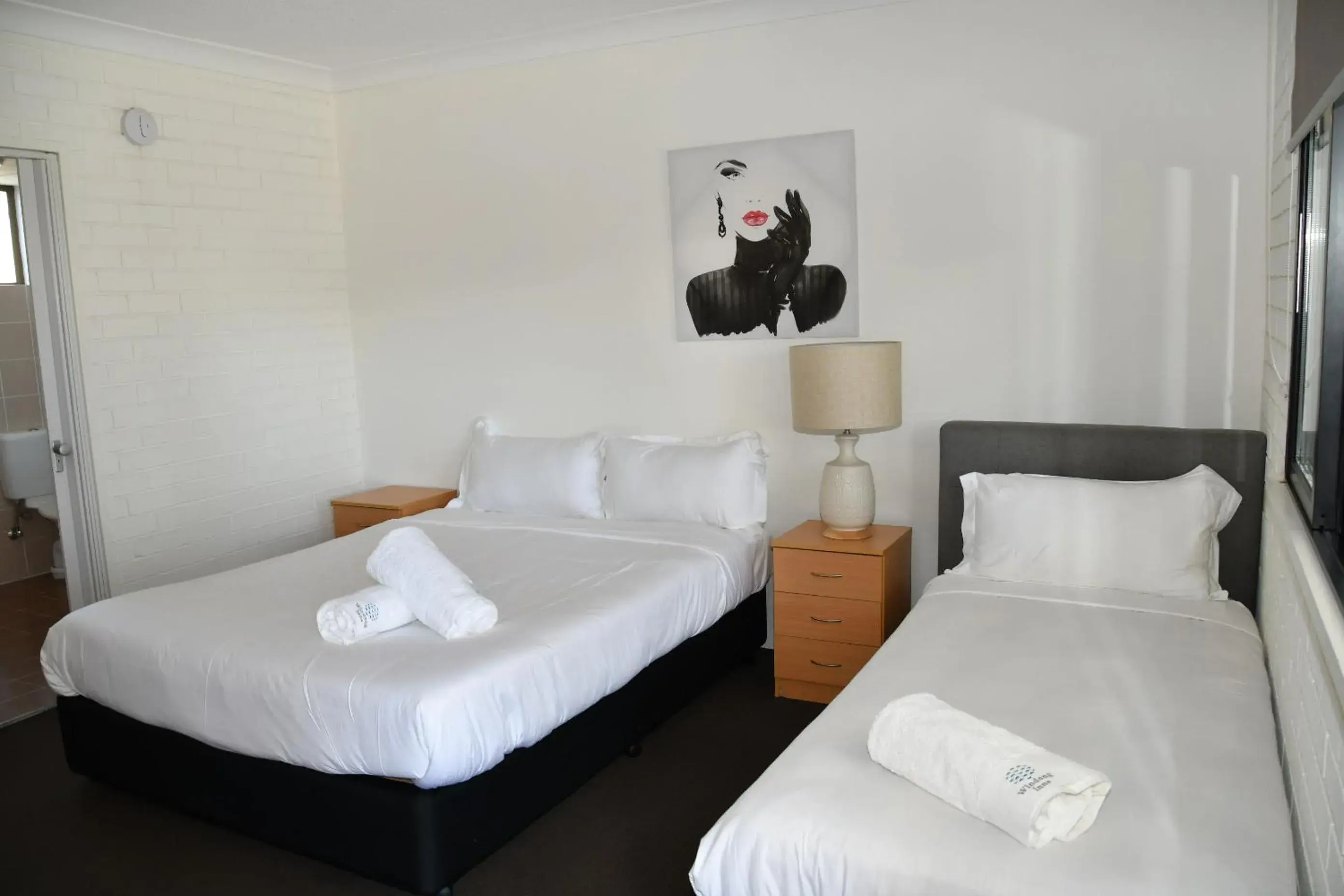 Lakeside Disabled Access Queen Single Room in Lakeside Inn Wollongong Lakeside Disabled Access Queen Single Room in Lakeside Inn Wollongong