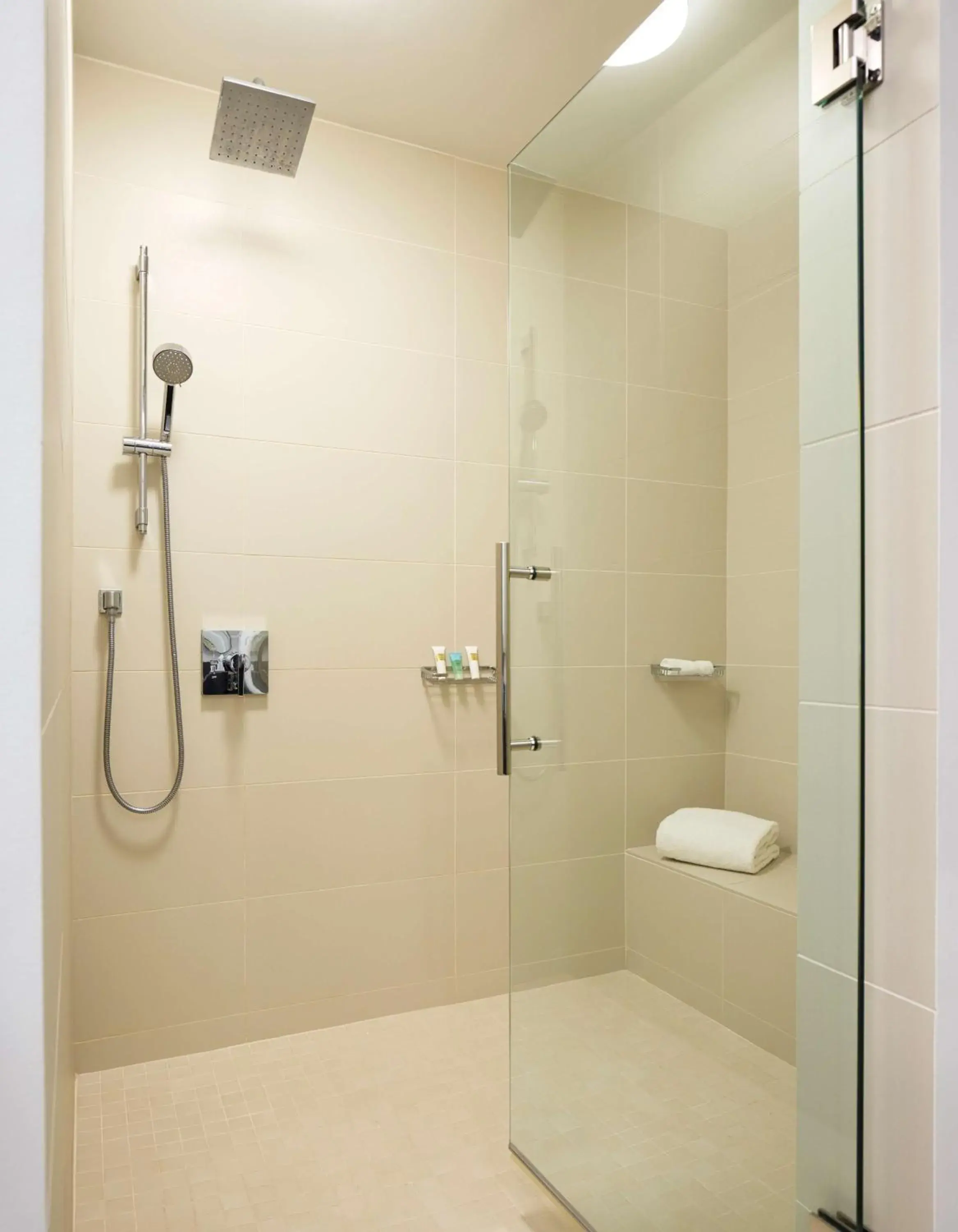 Suite in Hotel Kabuki, part of JdV by Hyatt Suite in Hotel Kabuki, part of JdV by Hyatt