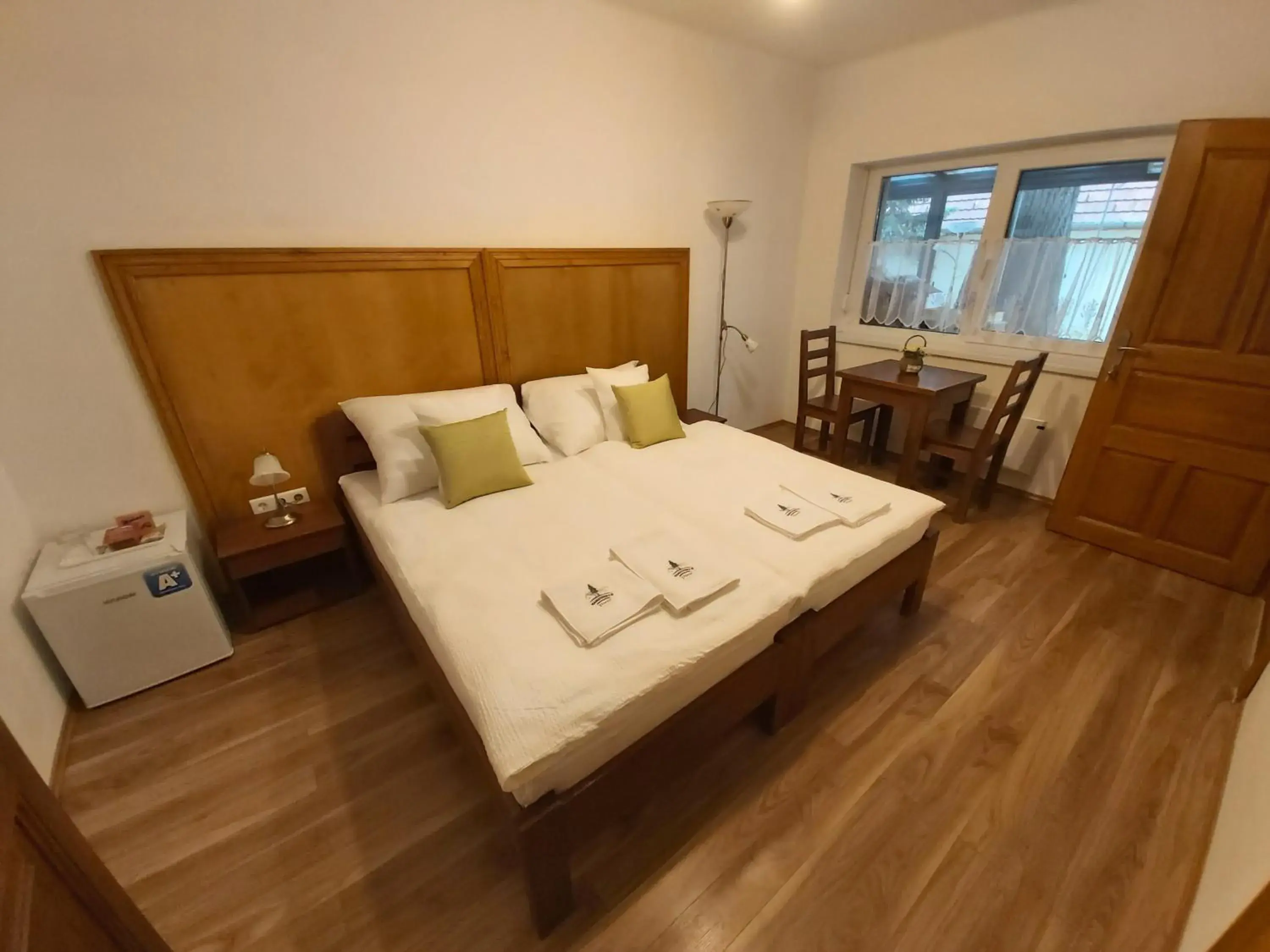 Double Room - single occupancy in Mamutfenyő Panzió Double Room - single occupancy in Mamutfenyő Panzió