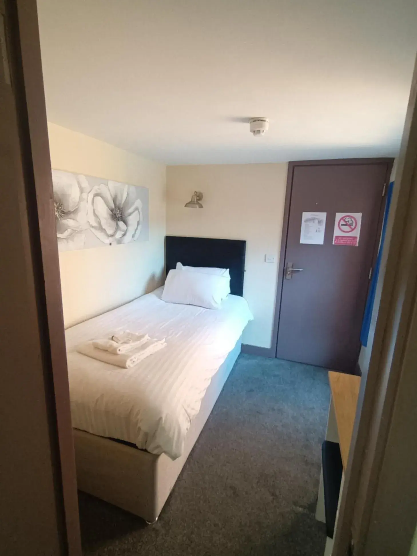 Budget Single Room - single occupancy in The Saltley Inn Budget Single Room - single occupancy in The Saltley Inn