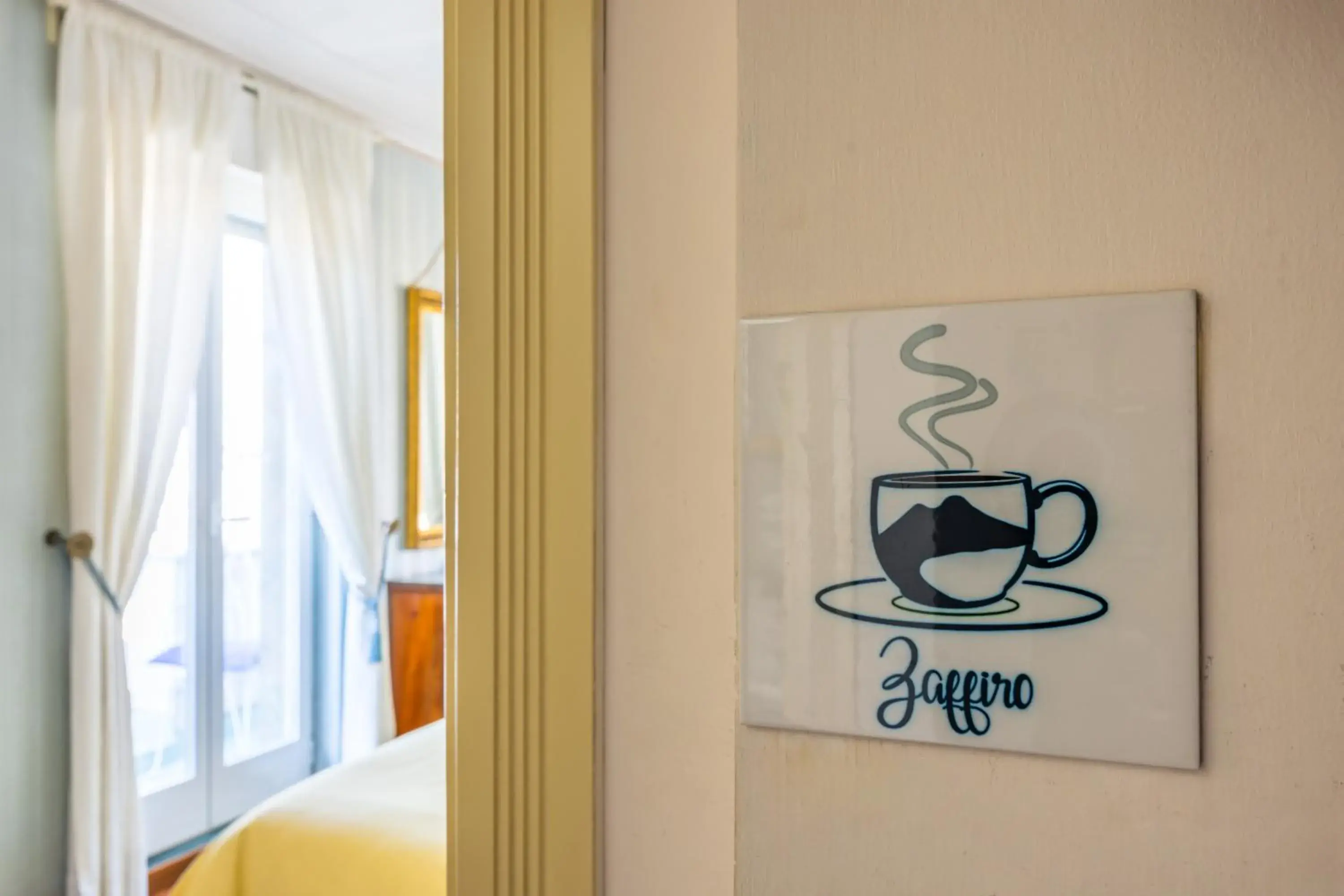 Superior Double Room with Balcony in La Casa Di Bruno Napoli Superior Double Room with Balcony in La Casa Di Bruno Napoli