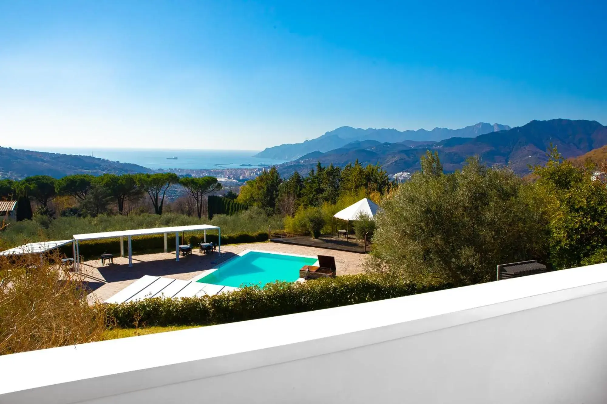 Double Room with Terrace in B&B Villa Setharè Double Room with Terrace in B&B Villa Setharè