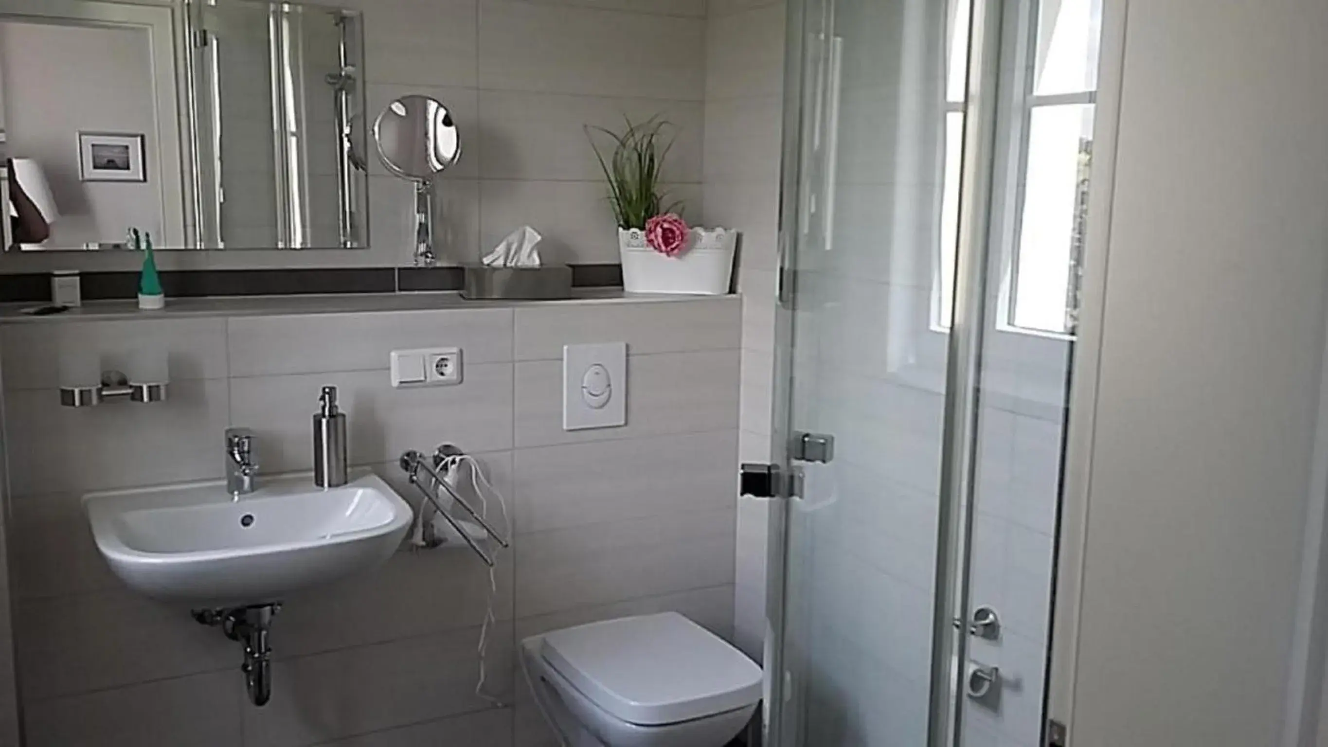 Double Room with Private Bathroom in Genesungsort Landhaus Dammert Double Room with Private Bathroom in Genesungsort Landhaus Dammert