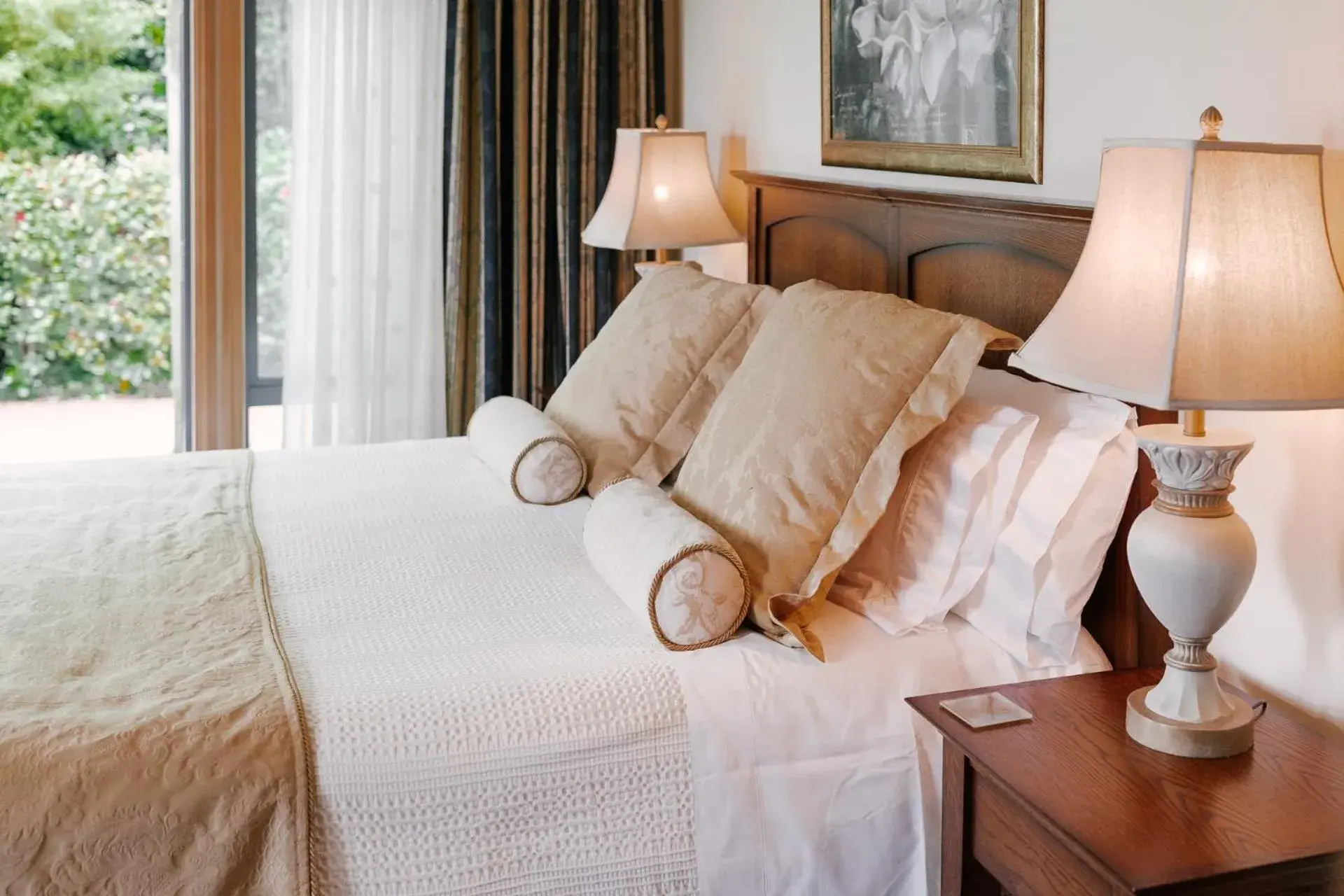 King Suite with Spa Bath in Hiwinui Country Estate King Suite with Spa Bath in Hiwinui Country Estate