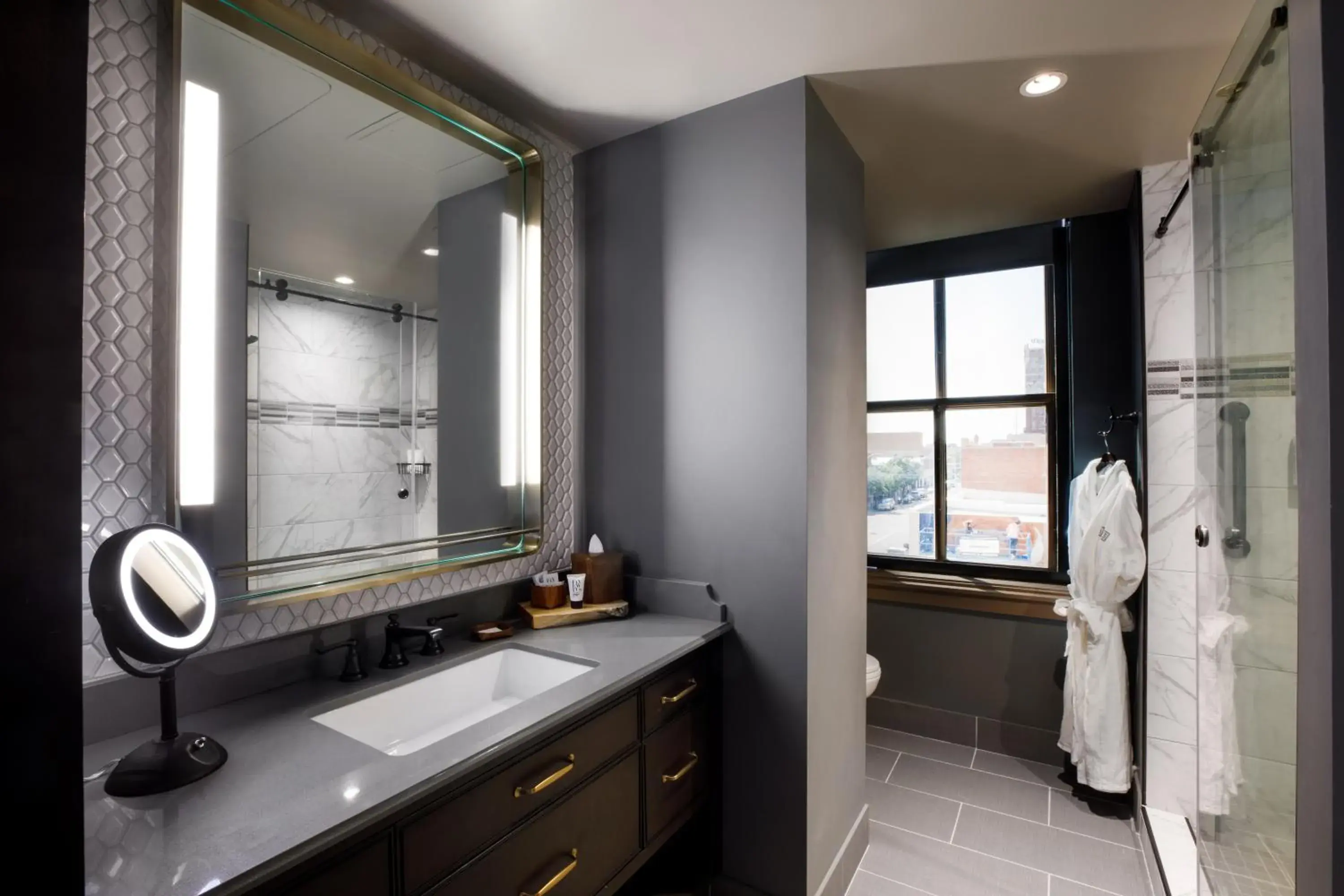 Corner King Room in The Barfield, Autograph Collection Corner King Room in The Barfield, Autograph Collection