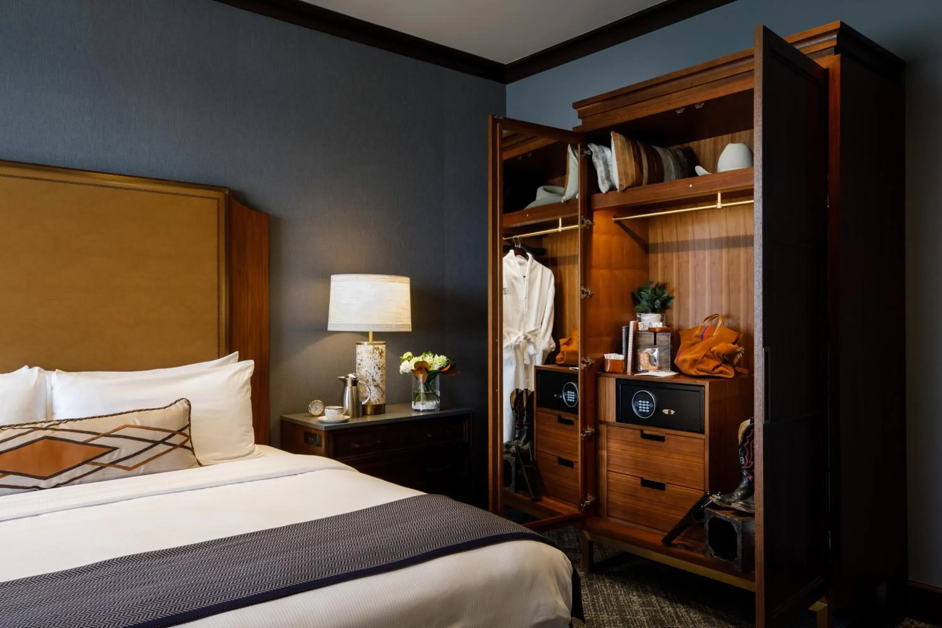 Deluxe King Room in The Barfield, Autograph Collection Deluxe King Room in The Barfield, Autograph Collection