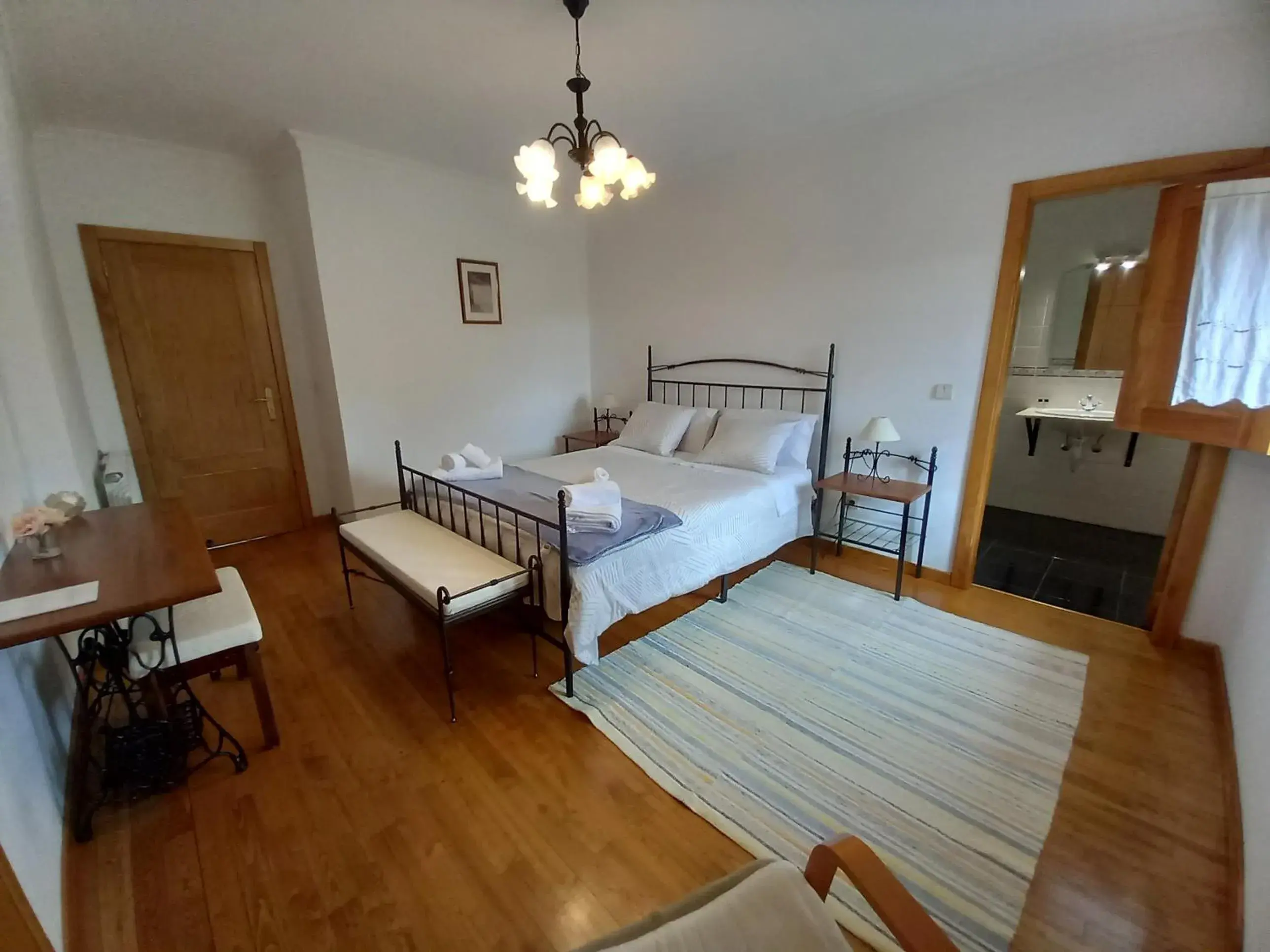 Double Room with Mountain View in O Bilhó Double Room with Mountain View in O Bilhó