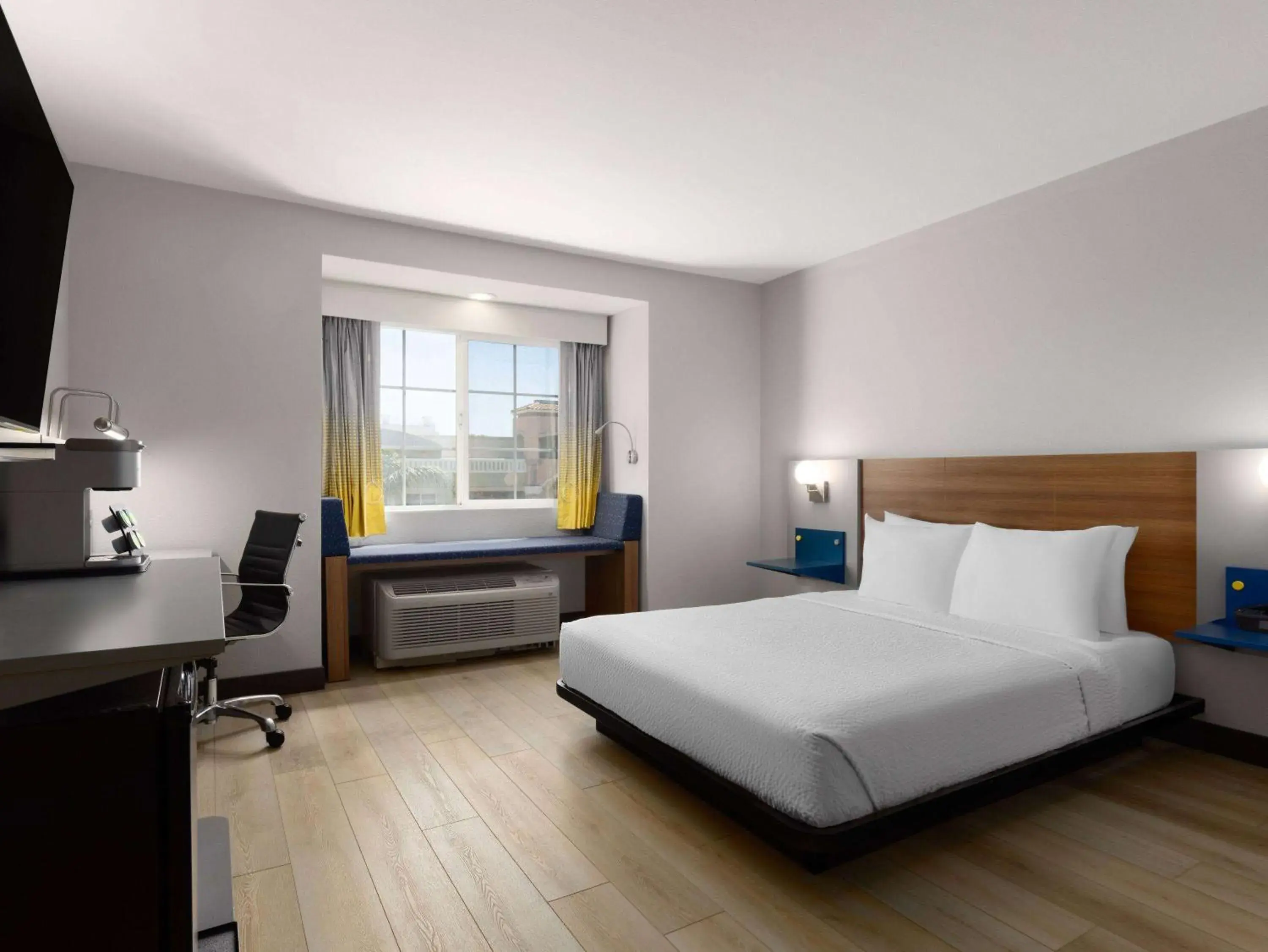 Queen Room - Disability Access - Non-Smoking in Microtel Inn & Suites by Wyndham Tracy Queen Room - Disability Access - Non-Smoking in Microtel Inn & Suites by Wyndham Tracy