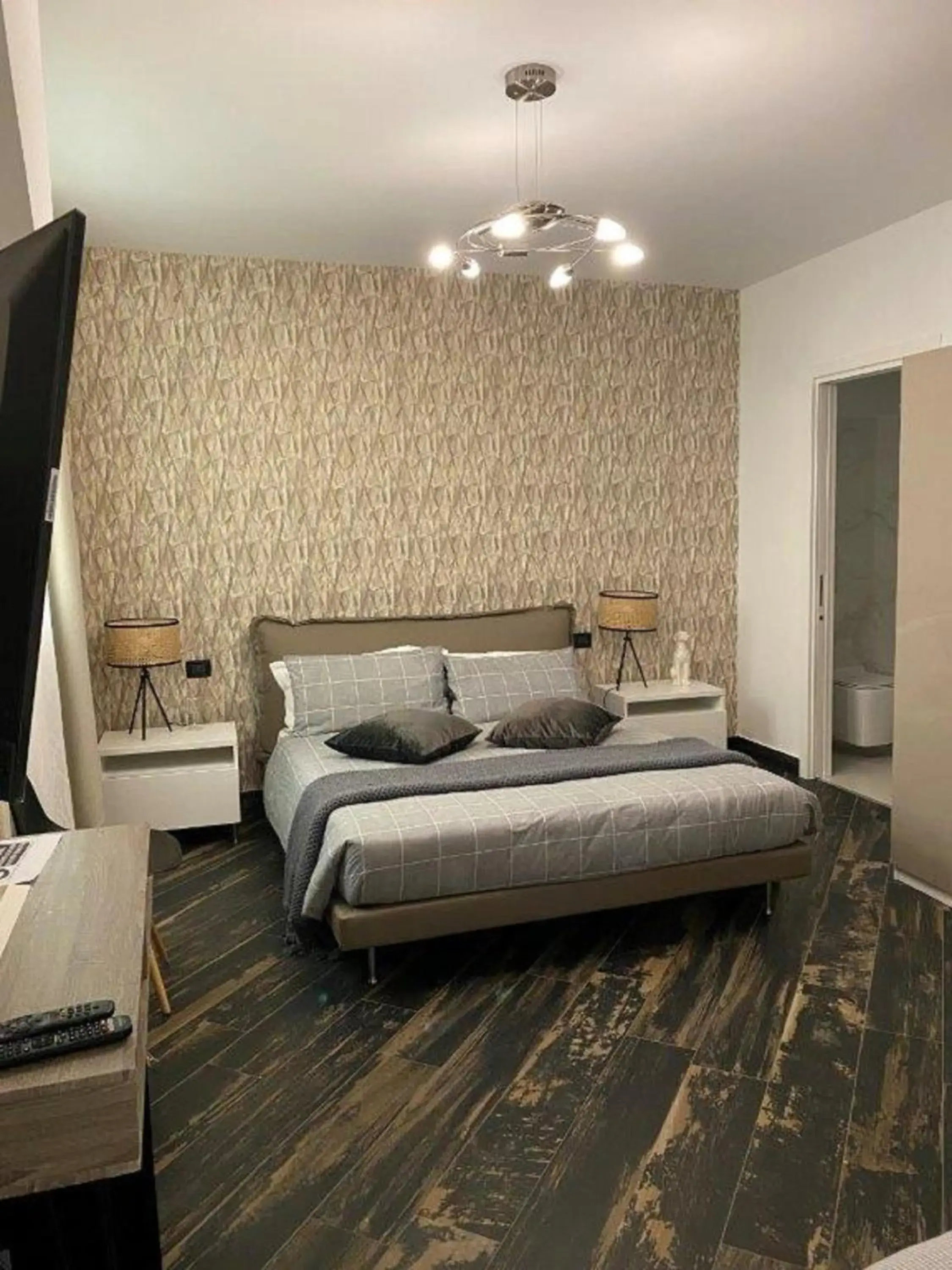 Classic Triple Room in Gatto Bianco Le Mura Classic Triple Room in Gatto Bianco Le Mura