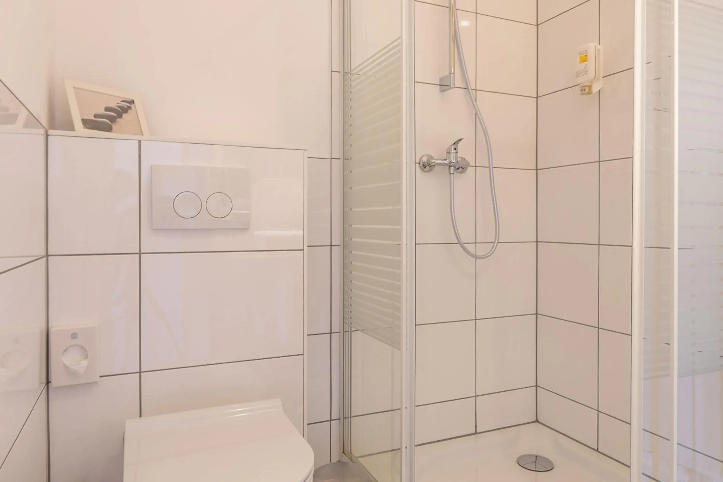 Deluxe Single Room with Balcony - single occupancy in Apartmenthaus Erlenbach Deluxe Single Room with Balcony - single occupancy in Apartmenthaus Erlenbach