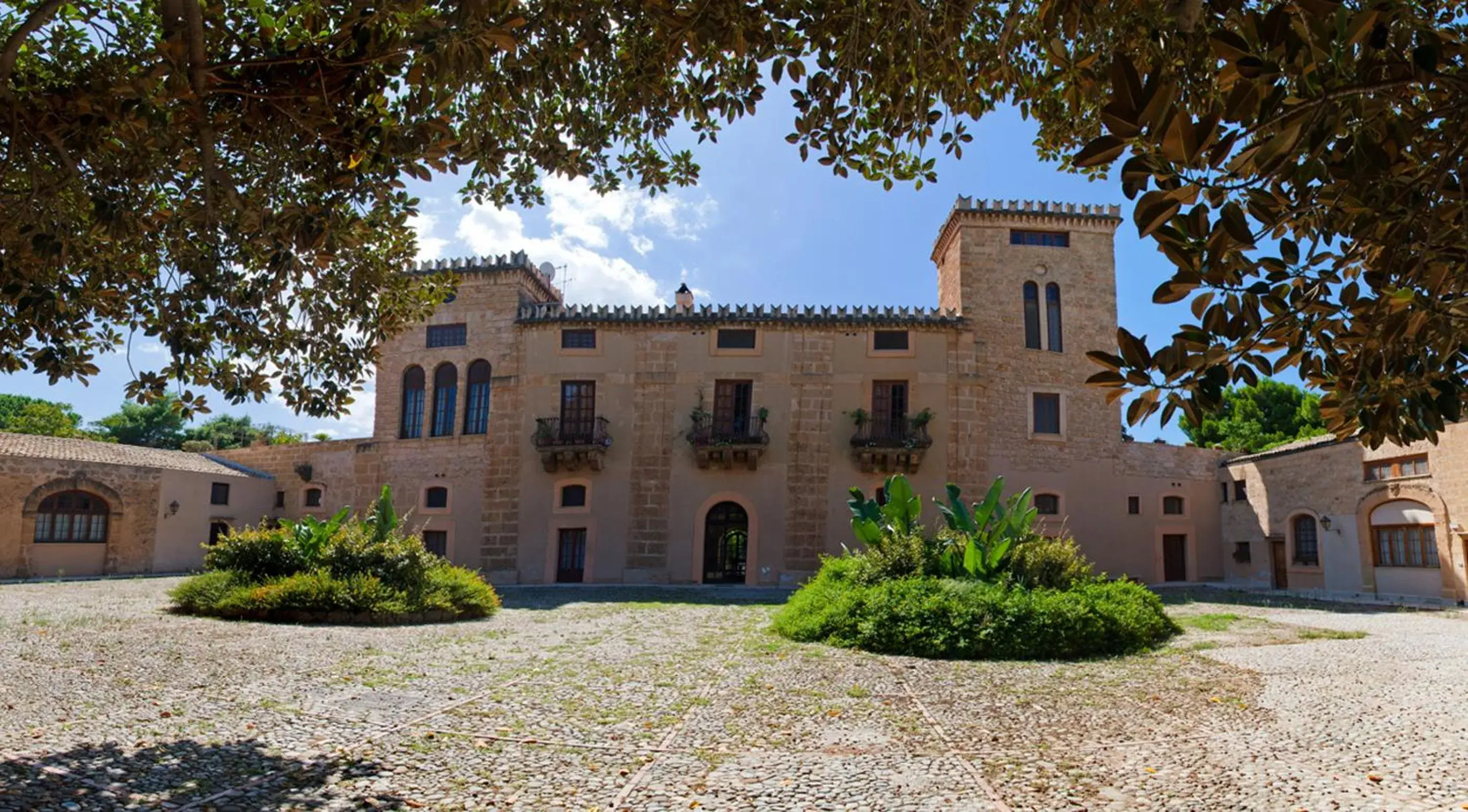 Il Glicine La Piana dei Colli Il Glicine La Piana dei Colli