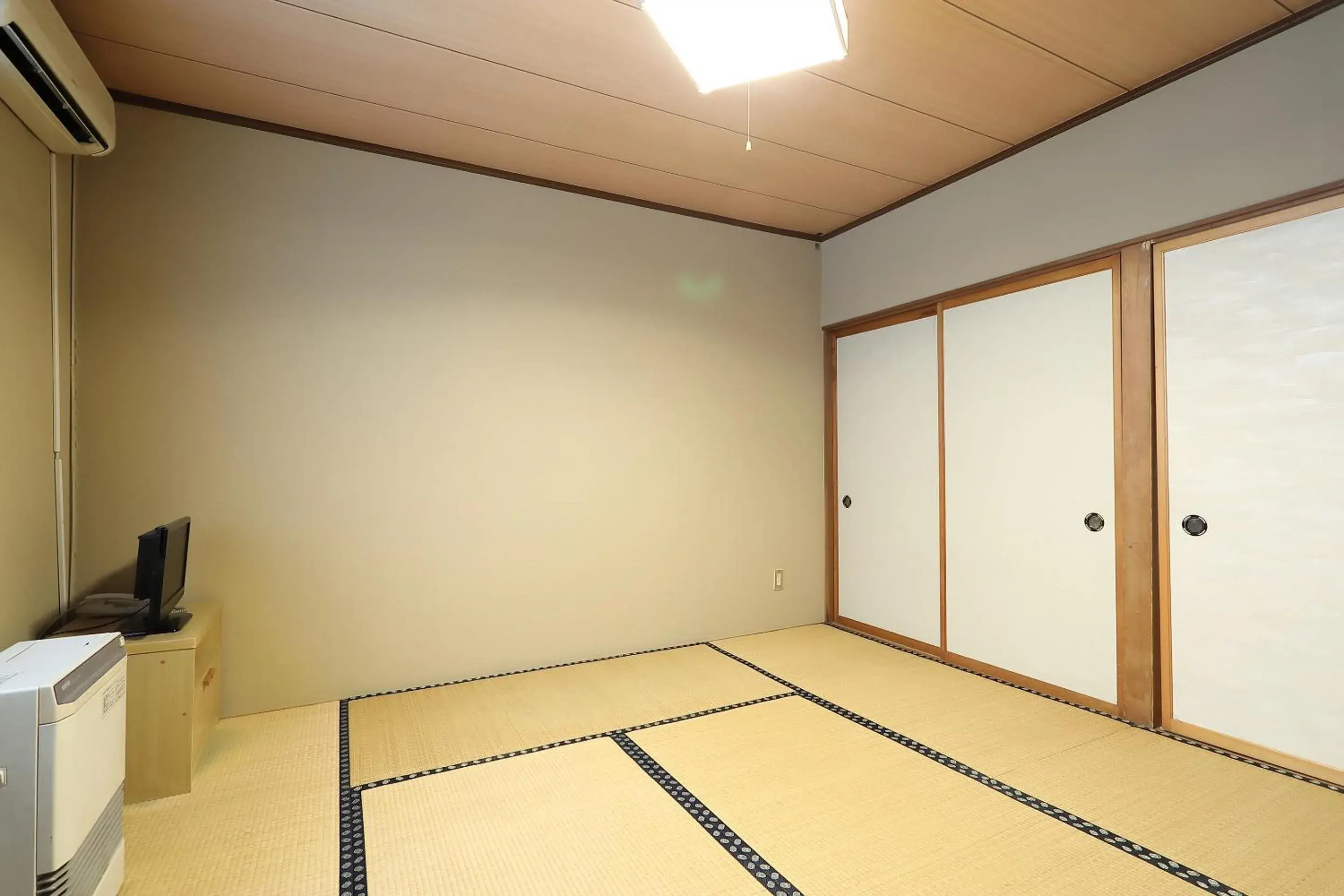 Japanese-Style Twin Room with Shared Bathroom - single occupancy - Smoking in Hotel Tensui Japanese-Style Twin Room with Shared Bathroom - single occupancy - Smoking in Hotel Tensui