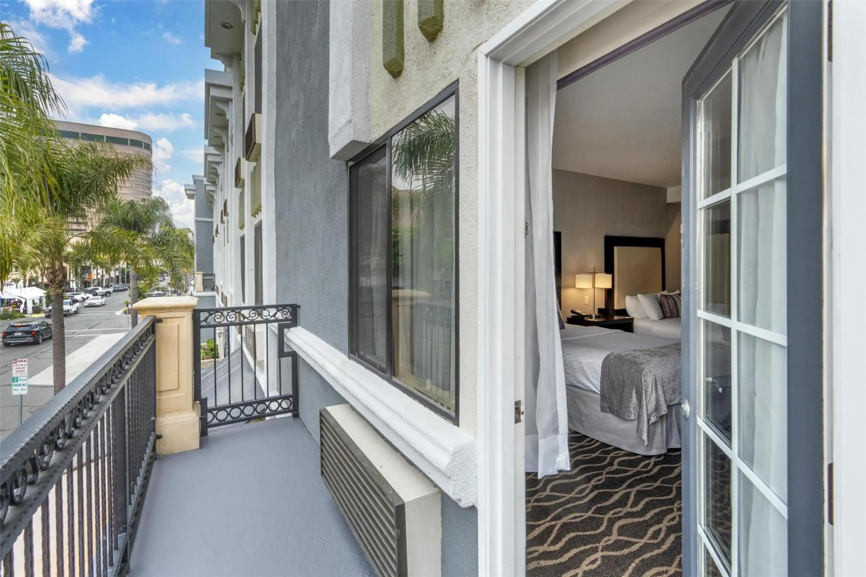 Double Room with Two Double Beds and Roll-In Shower - Disability Access in Best Western Plus Hotel at the Convention Center Double Room with Two Double Beds and Roll-In Shower - Disability Access in Best Western Plus Hotel at the Convention Center