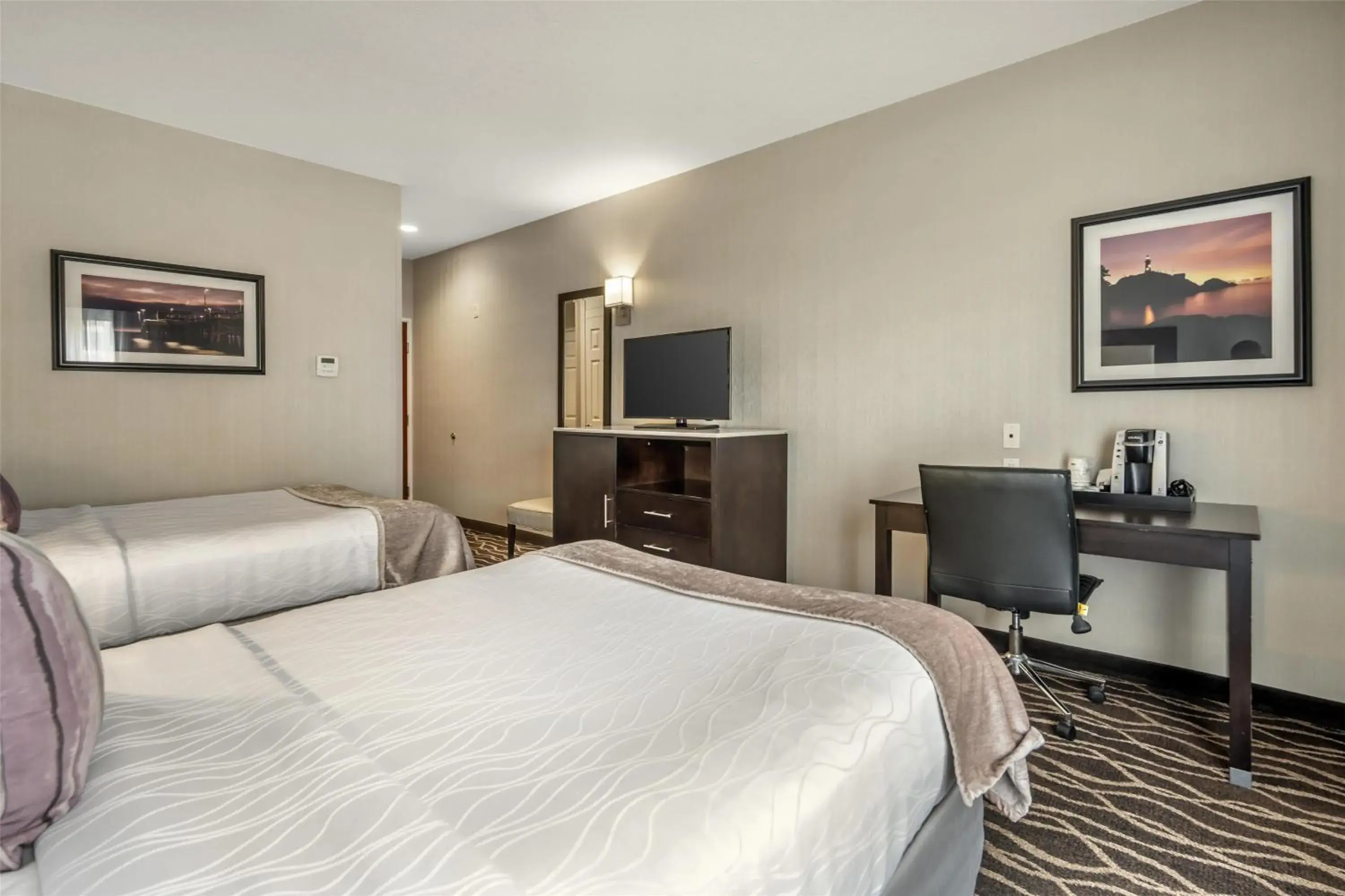 Double Room with Two Double Beds and Balcony in Best Western Plus Hotel at the Convention Center Double Room with Two Double Beds and Balcony in Best Western Plus Hotel at the Convention Center