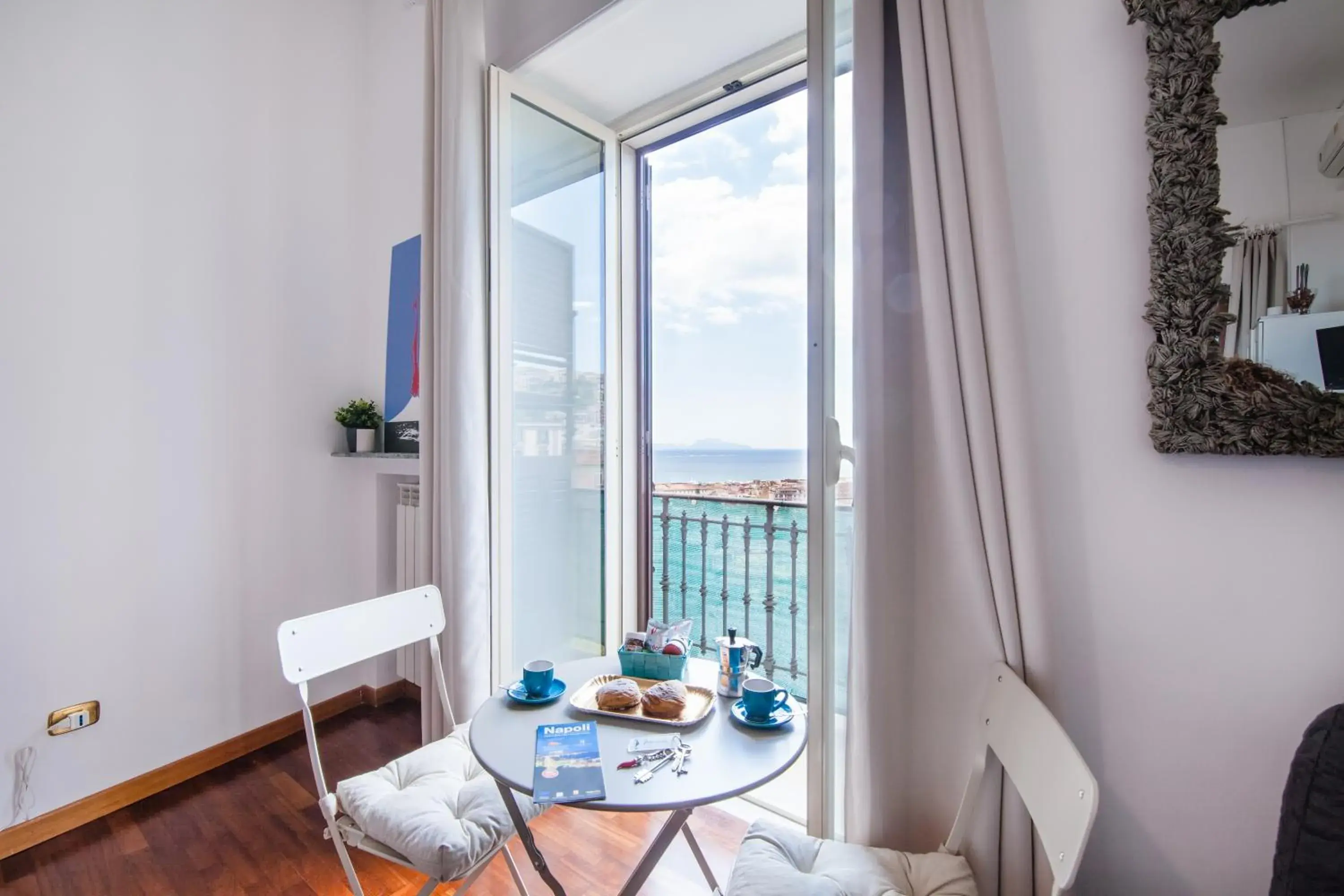 Double Room with Balcony and Sea View in NapoliCentro Mare - Sea View Rooms & Suites Double Room with Balcony and Sea View in NapoliCentro Mare - Sea View Rooms & Suites