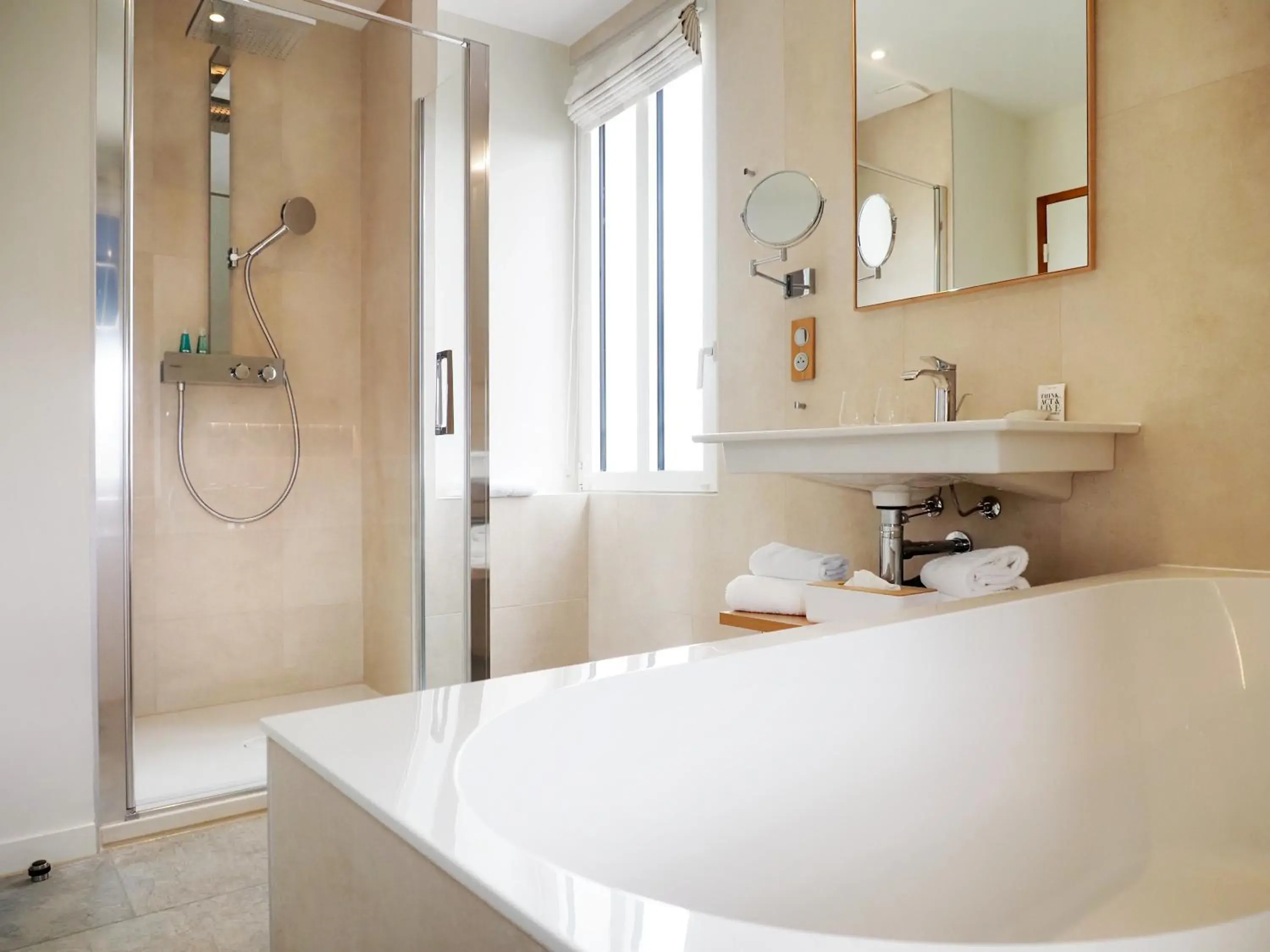 Suite with Sea View in Logis Hôtel de Carantec Suite with Sea View in Logis Hôtel de Carantec