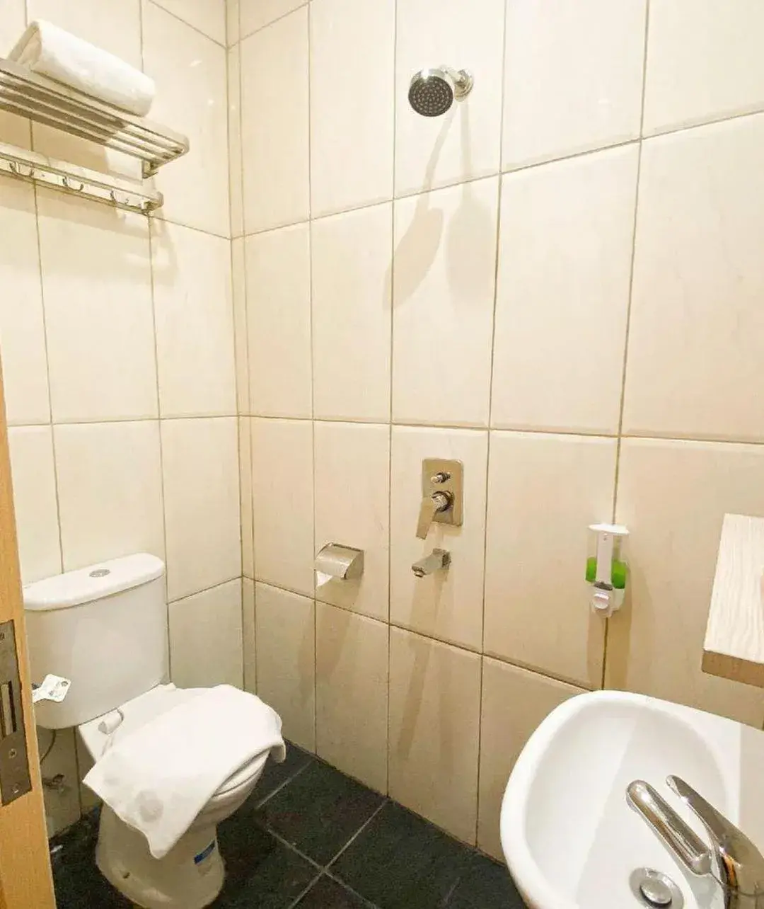 Small Single Room in Front One Cabin Sunter Small Single Room in Front One Cabin Sunter