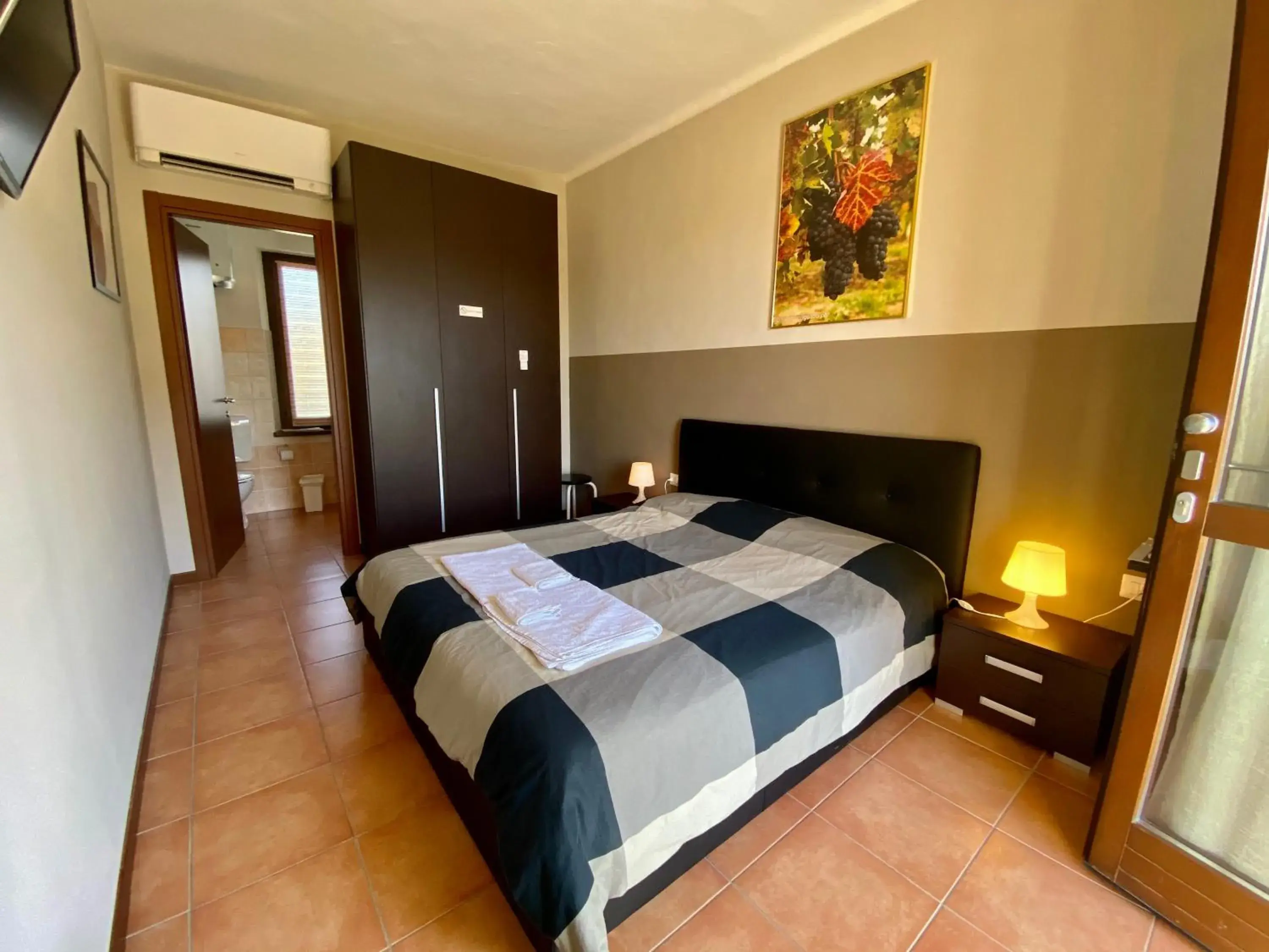 Standard Double Room - single occupancy in The Green Guest House Standard Double Room - single occupancy in The Green Guest House