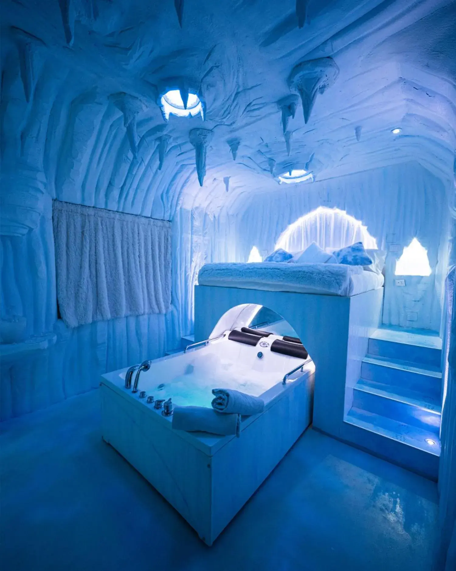 King Room with Spa Bath - single occupancy in Meeting Hotel King Room with Spa Bath - single occupancy in Meeting Hotel